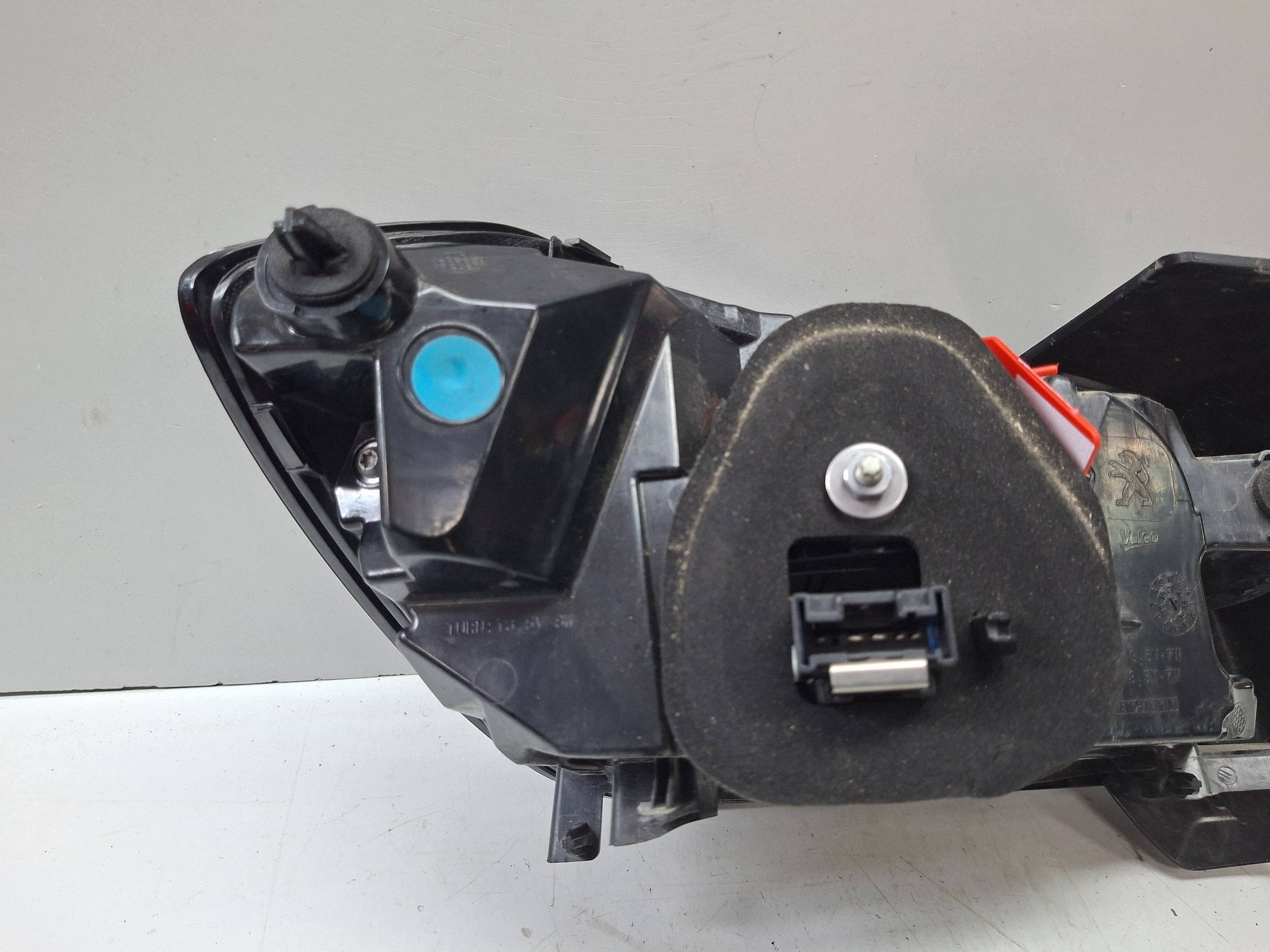 light rear right 9823216680 PEUGEOT 208 II 2019