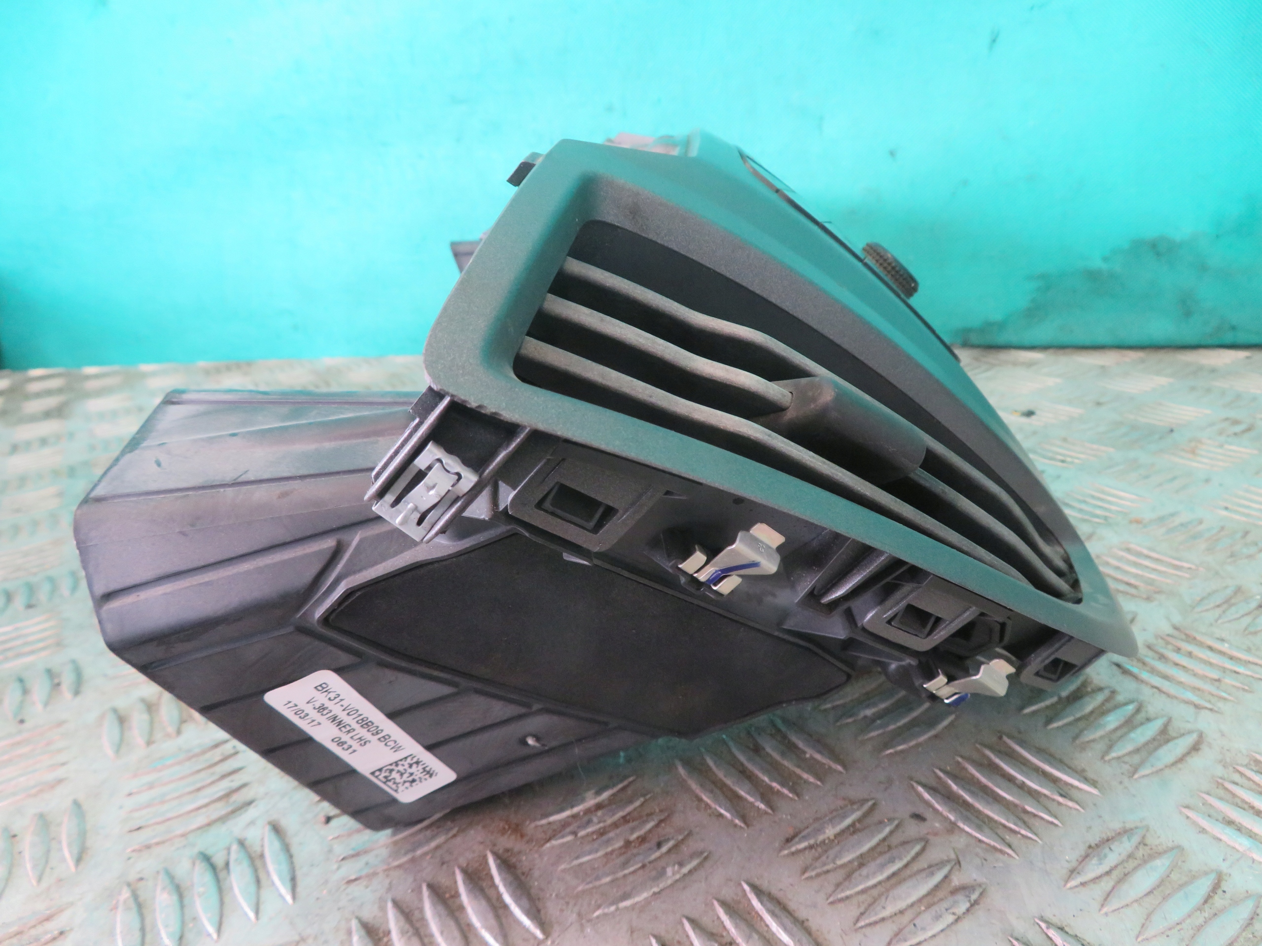 frame PANEL RADIA KRATKI air conditioning devices FORD TRANSIT MK8 17R