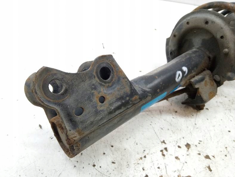 shock absorber left front front 1.5 B 313015 Mercedes B-klasa and W245