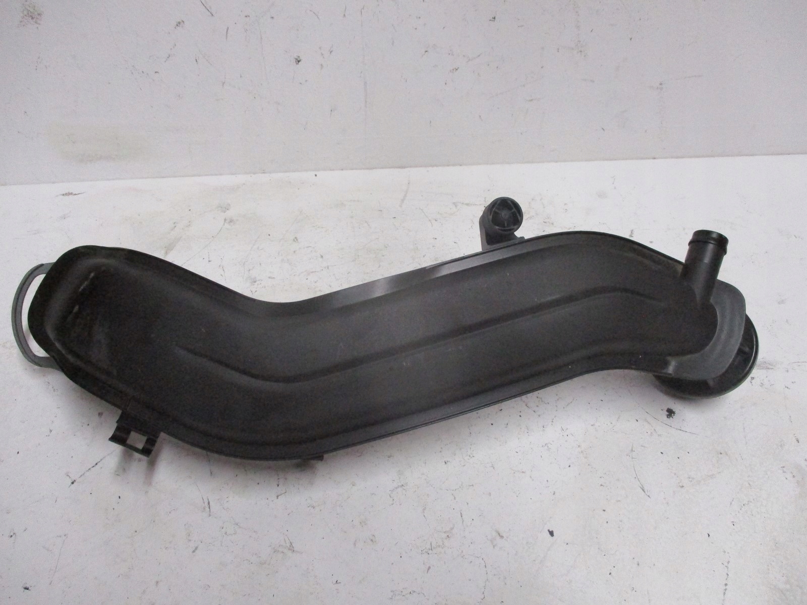 pipe intake VW 04E145641D