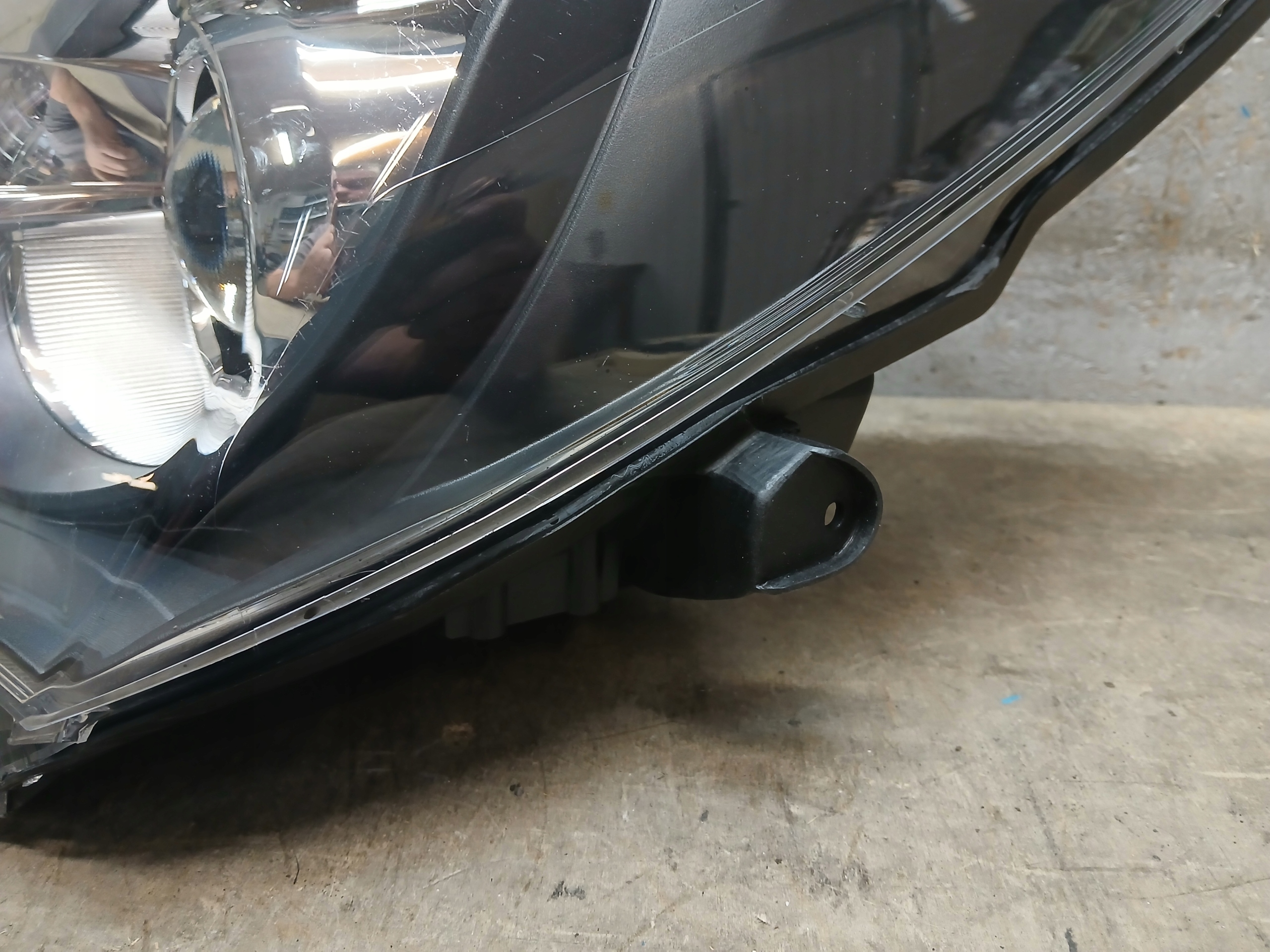 light front left TOYOTA YARIS III 3 LIFT 17- lens