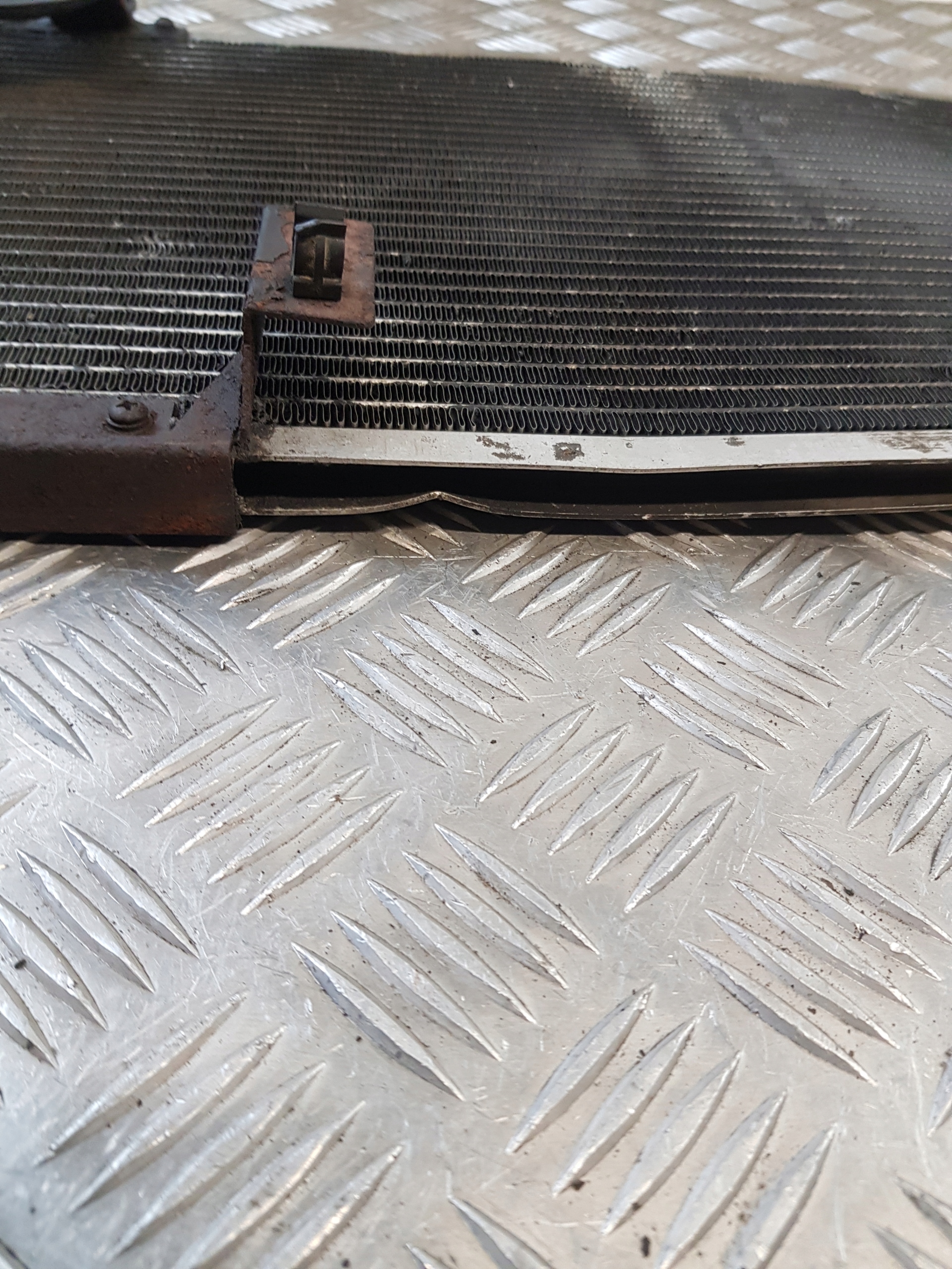 Radiateur climatisation SUZUKI LIANA 1.6B