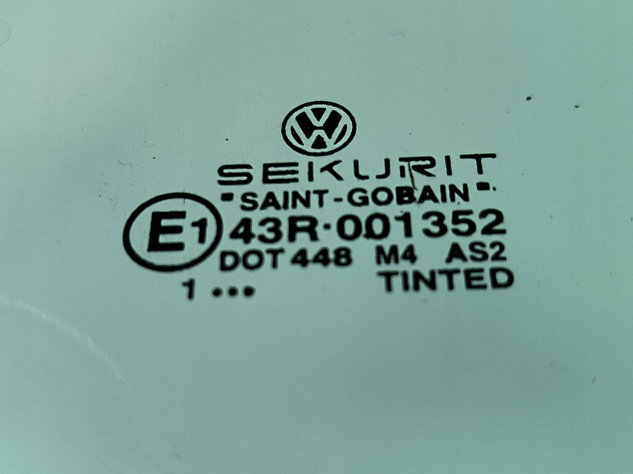 window right rear part VOLKSWAGEN GOLF IV CABRIO