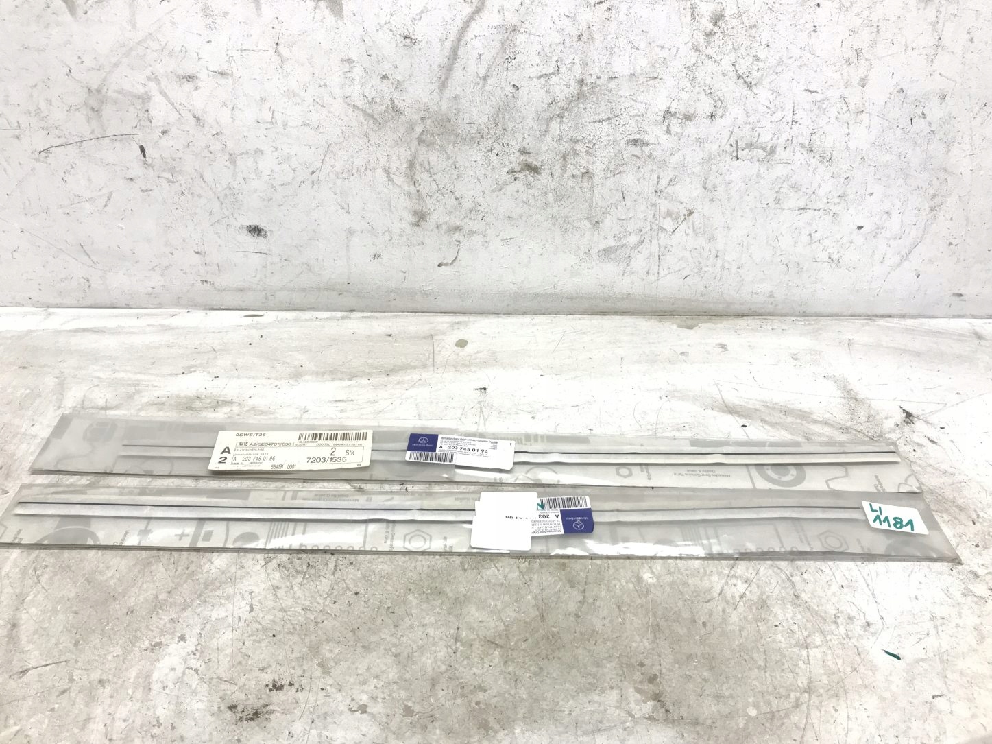 Ущільнення вітрового скла MERCEDES A2037450196