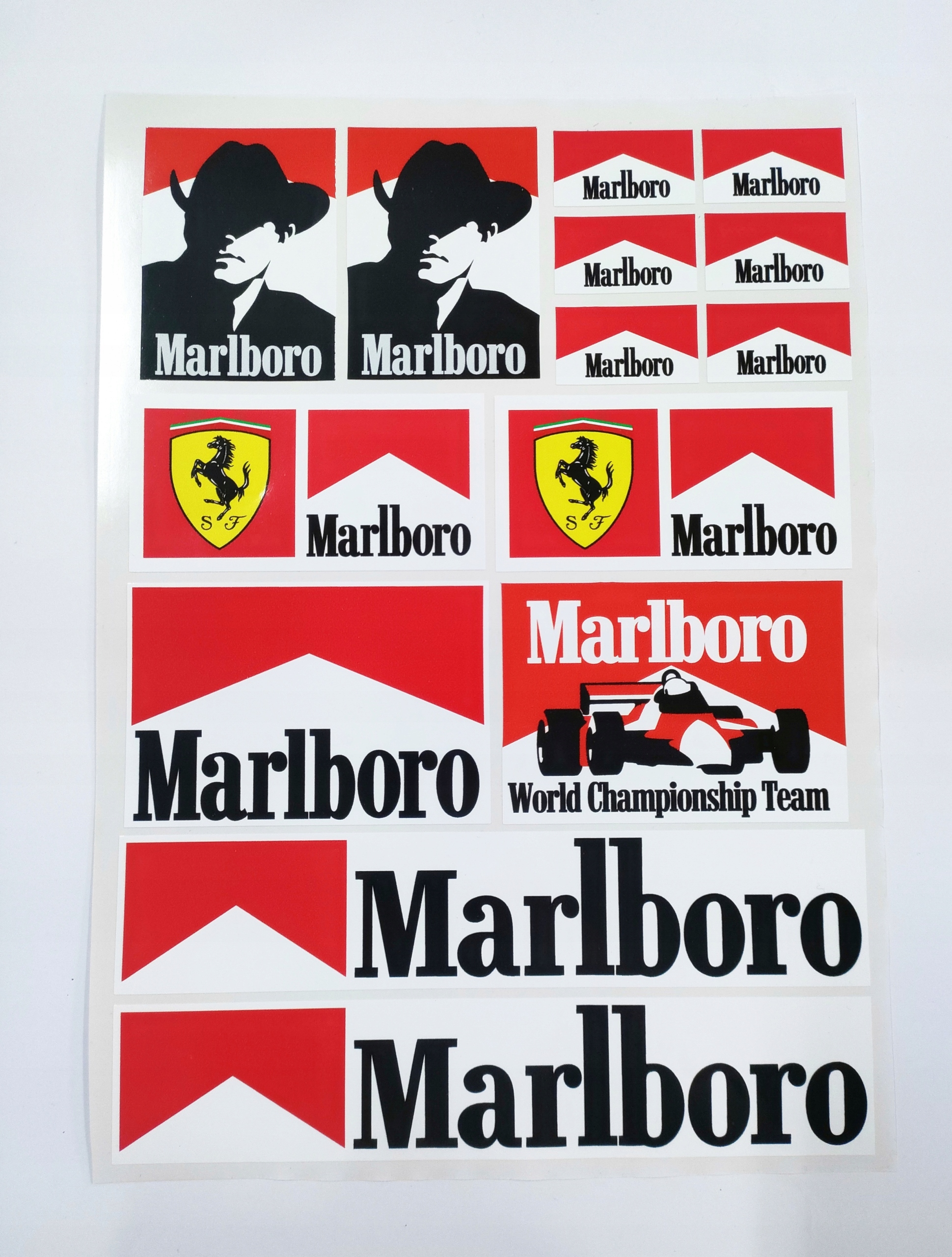 

Zestaw naklejek Marlboro , plansza