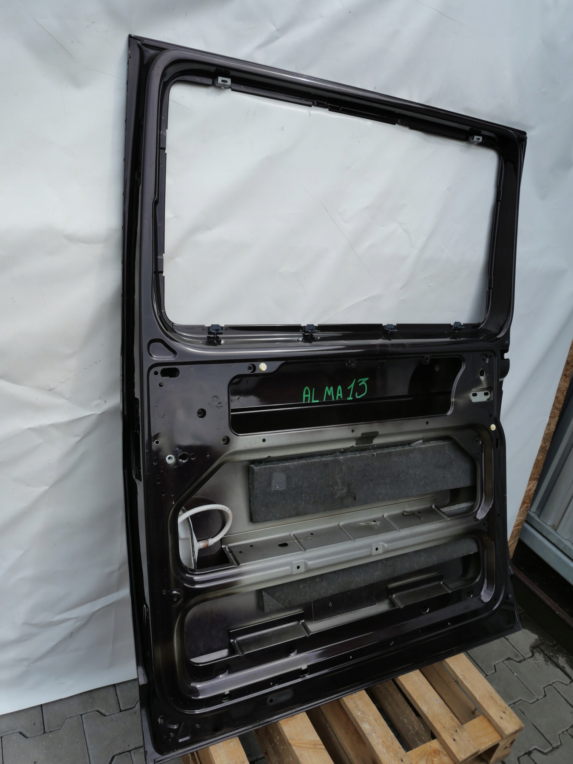 VW T6 door sliding right