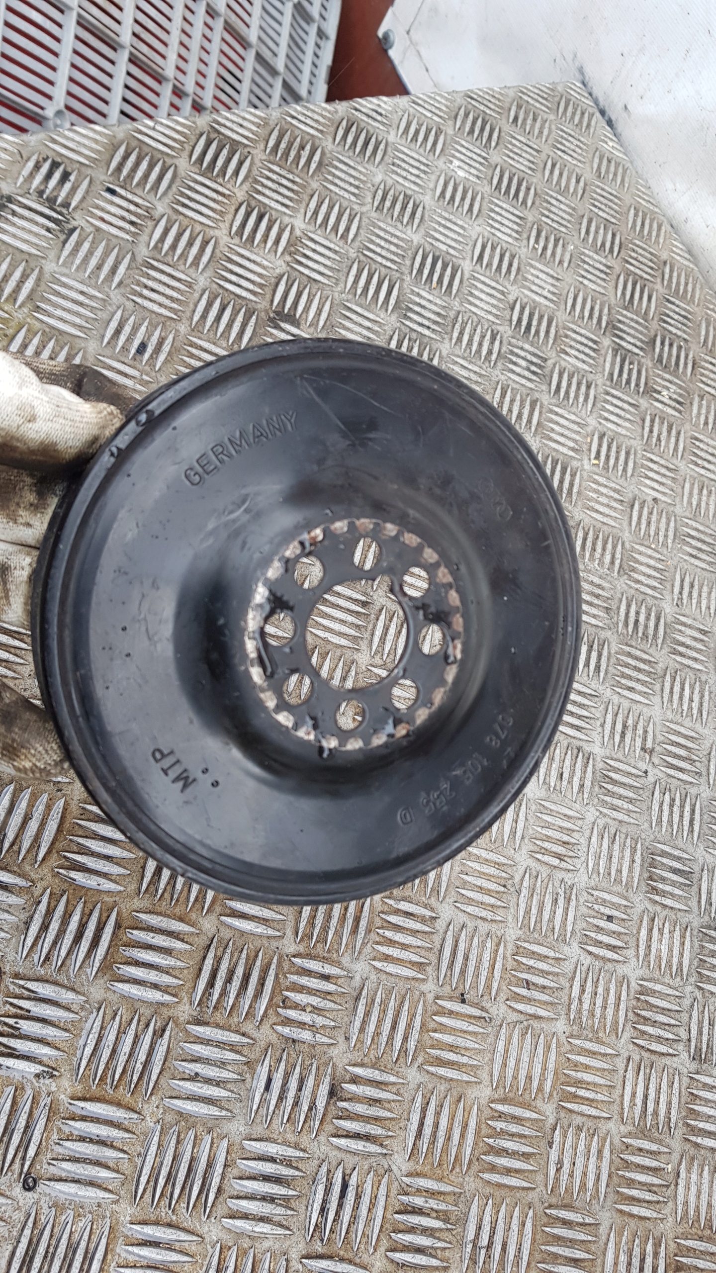 AUDI 100 C4 2.6 pulley cams 078105255D