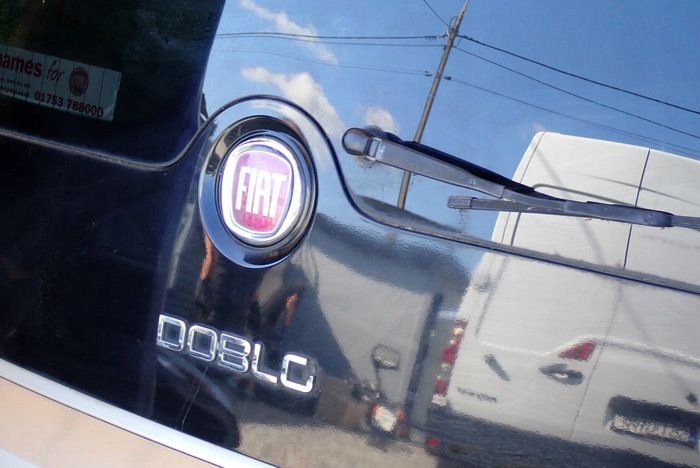 FIAT DOBLO 10- boot doors rear part