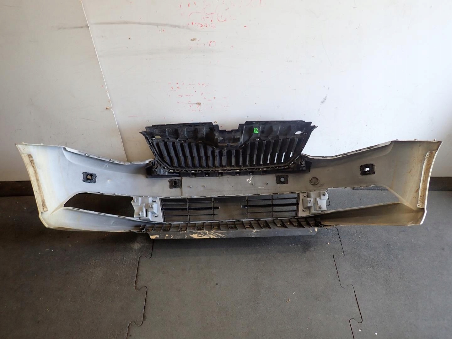 nárazník předek přední SKODA FABIA III 2014- 6V0807221