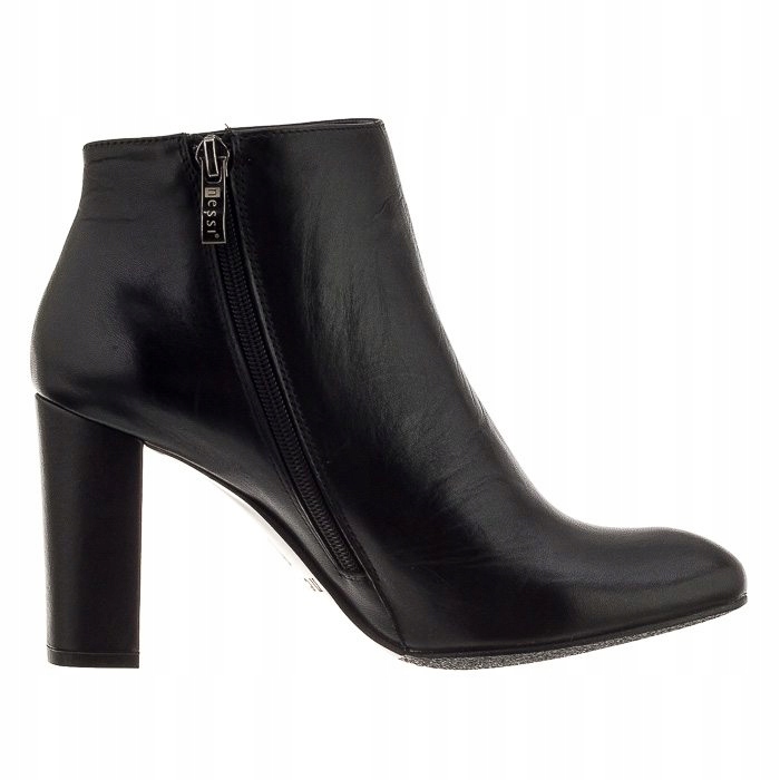 Černé kožené stabilní dámské dámské kotníkové boty na podpatku Nessi 39