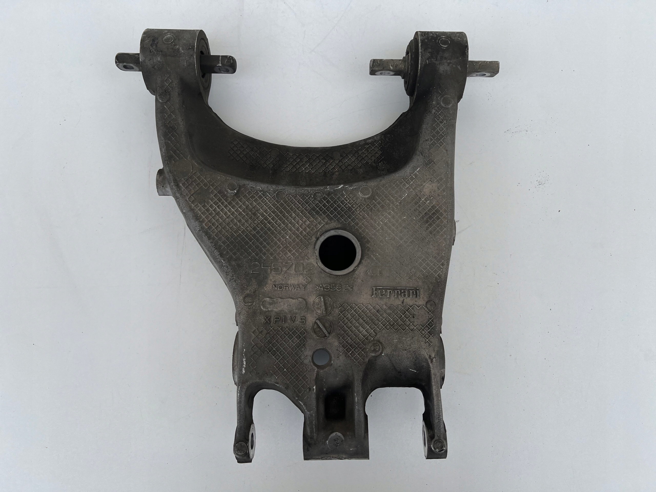 Феррари 458 Италия 488 GTB Калифорния ричаг левый зад. ОРИГИНАЛ