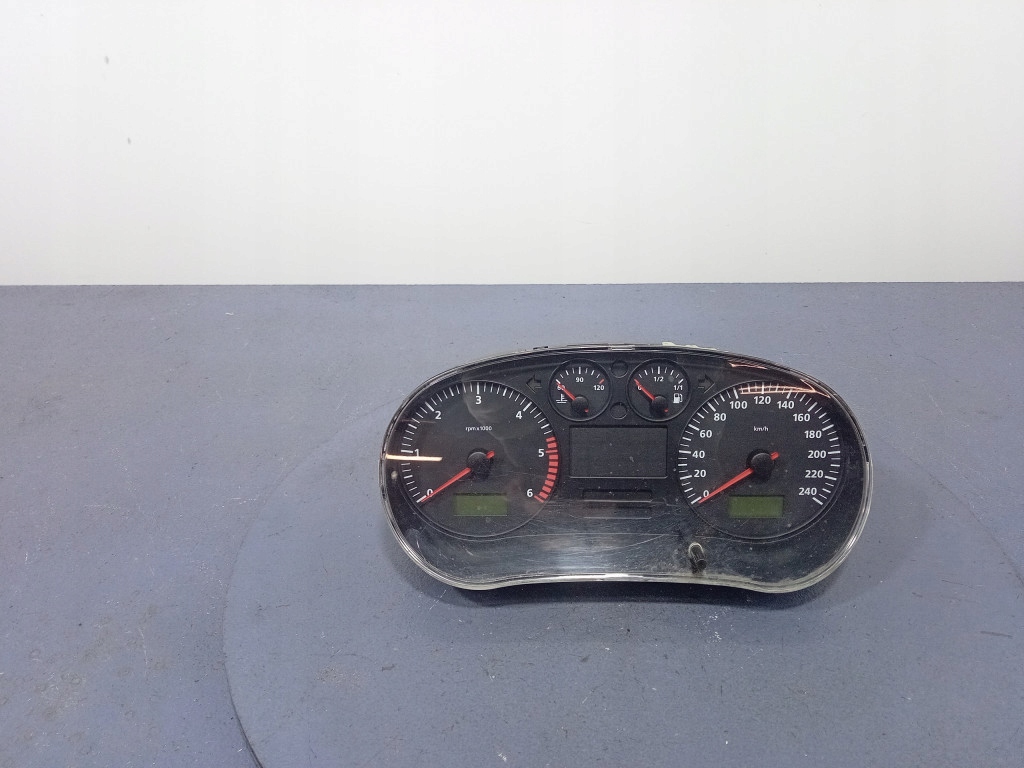 seat Toledo II 1.9 tdi часы спидометр 1M0920802D
