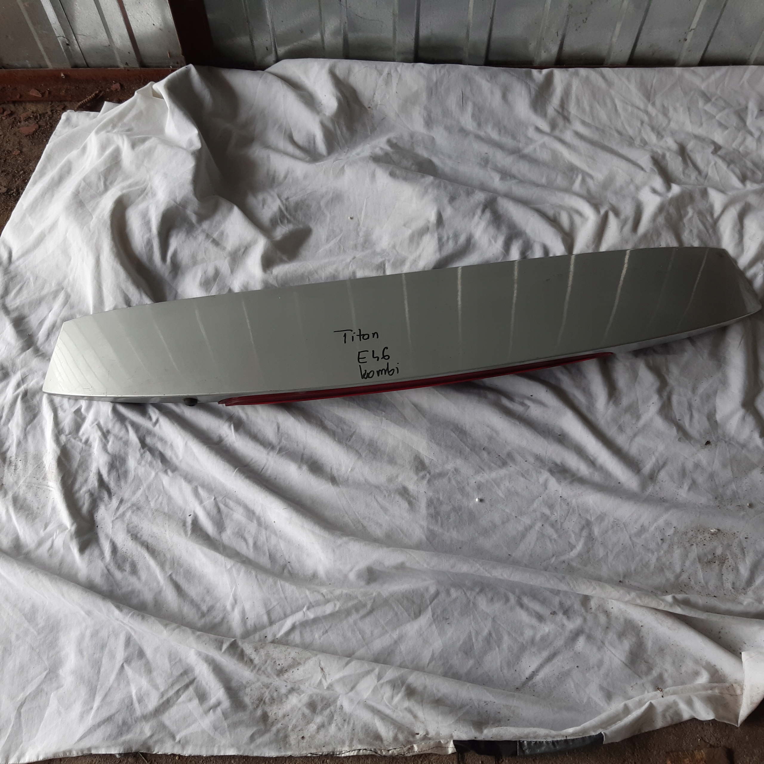 BLENDA LOTKA SPOJLER STOP KLAPY BMW E46 TITAN