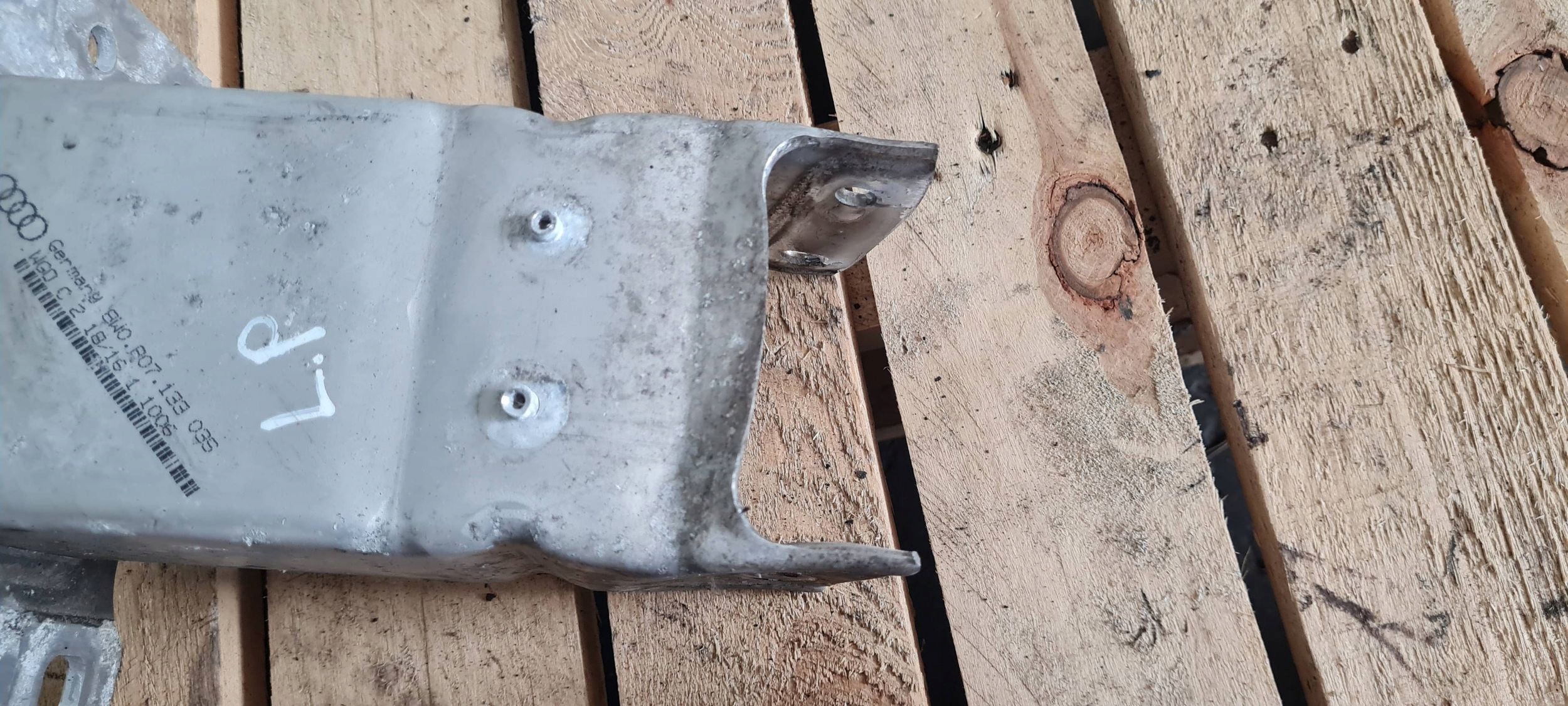 A4 B9 8W beam tip OBOJ siders left left front 8W0807133