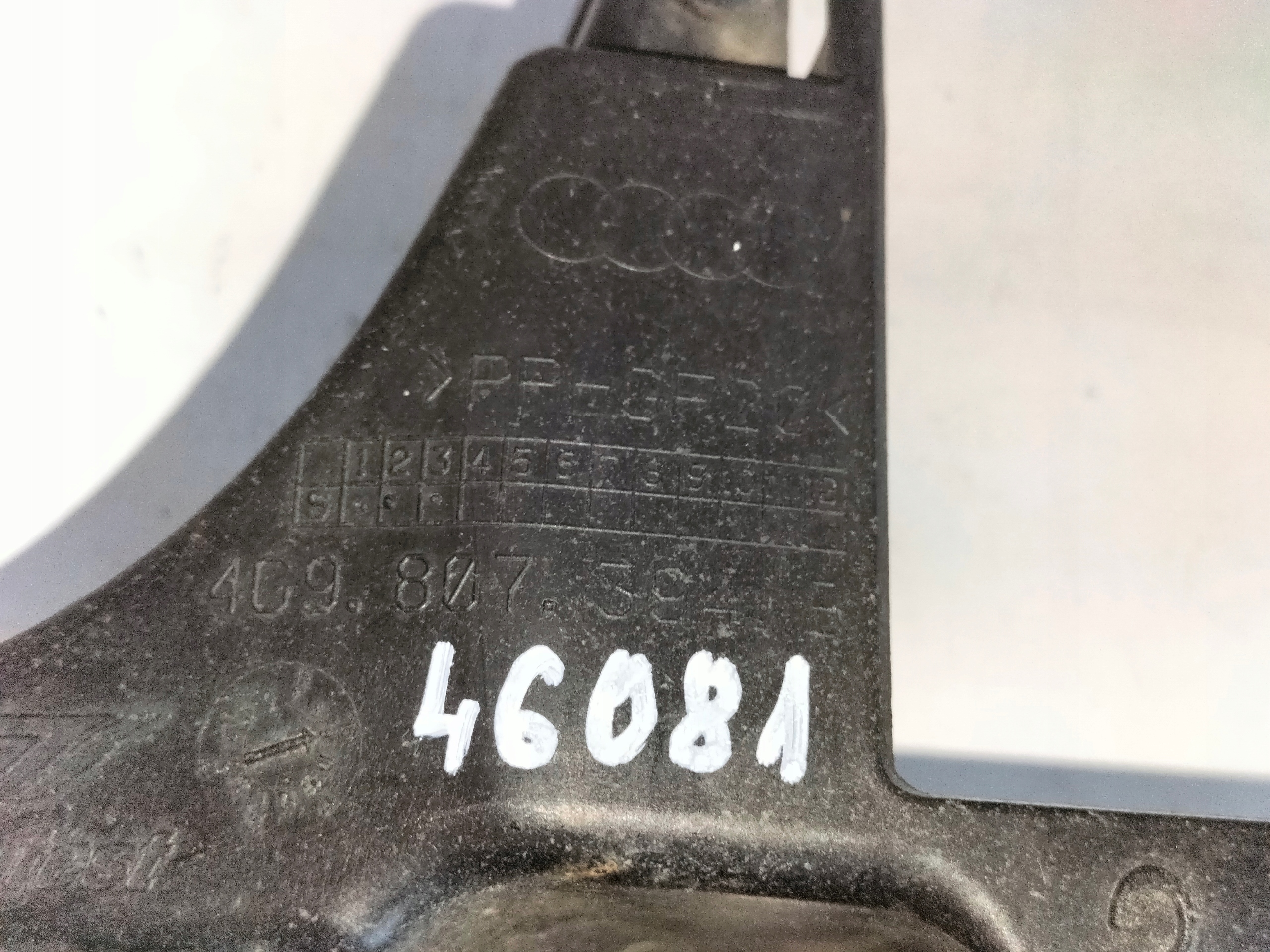 Support Support plaque Pare choc Arrière Arrière Droite AUDI A6 RS6 C7 11
