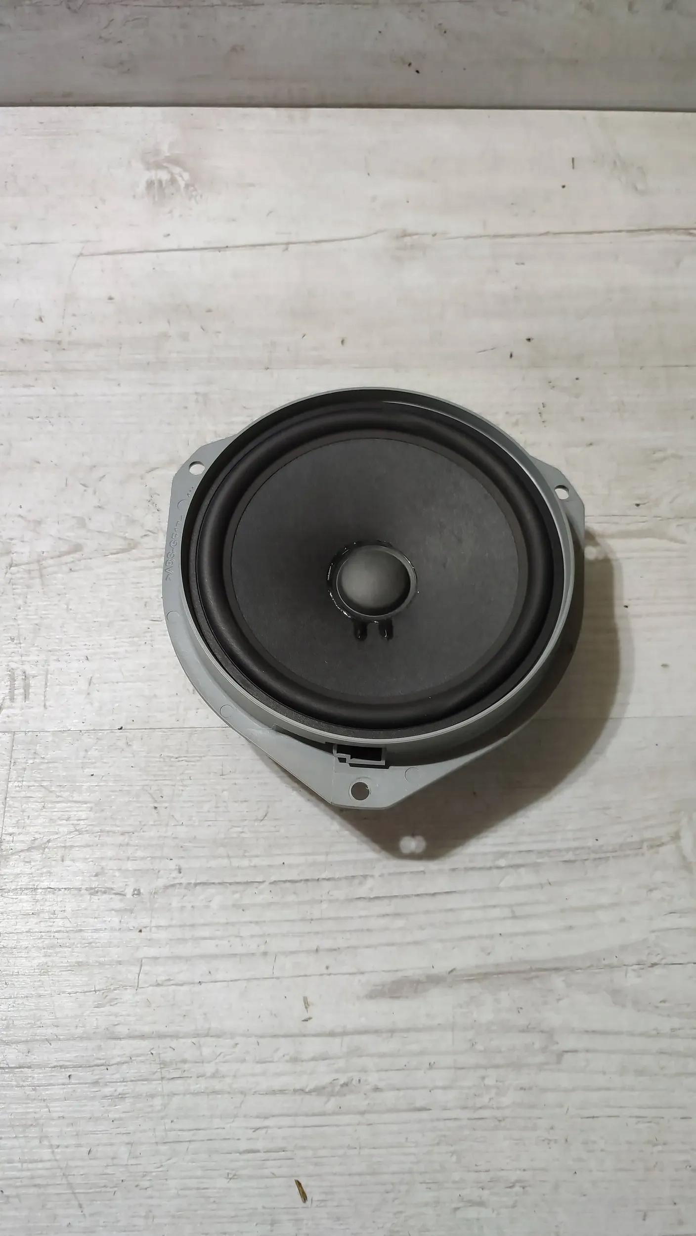 Alfa Romeo Stelvio 2021 speaker right rear part