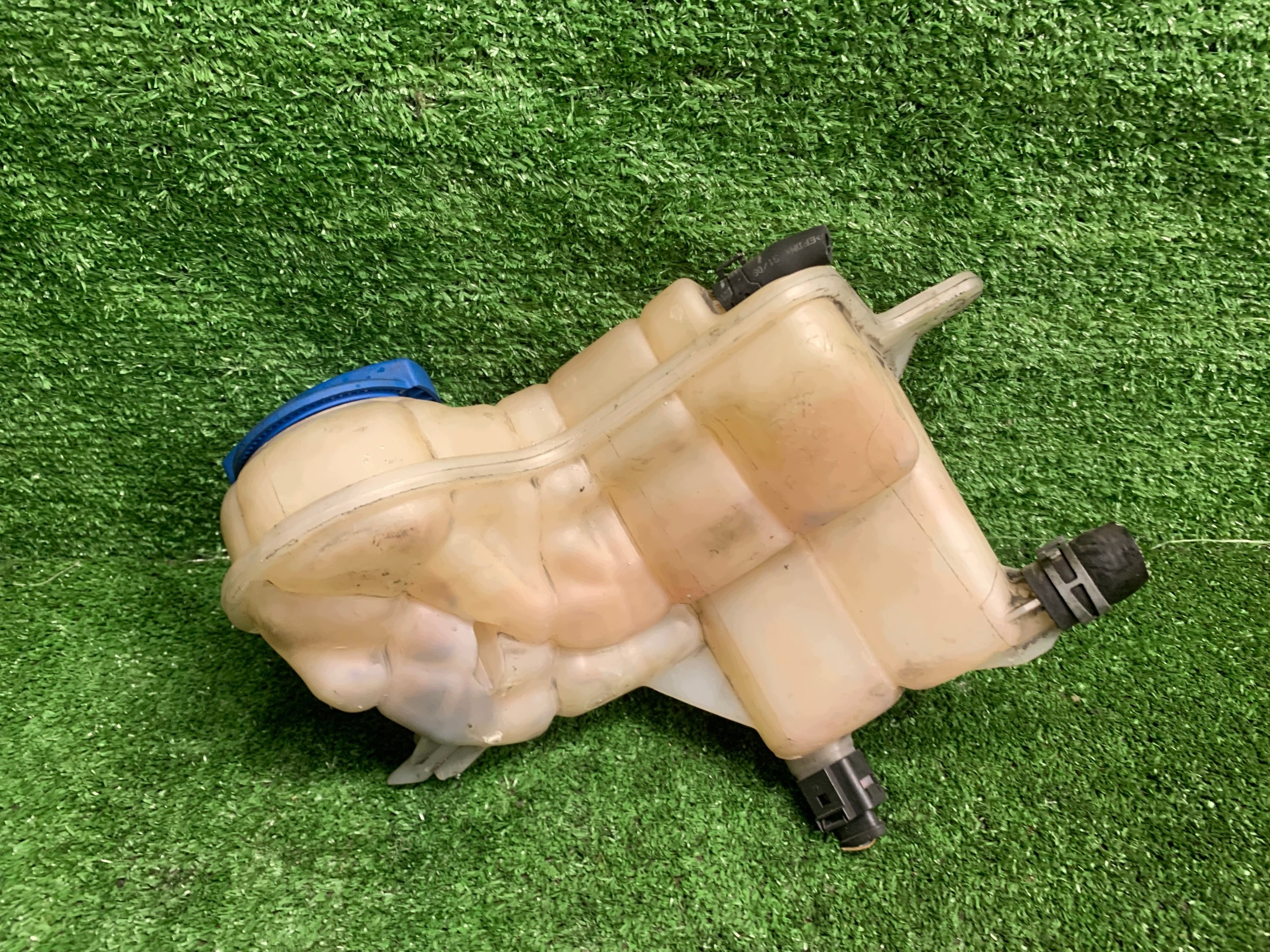Réservoir eau AUDI A6 C6 LIFT 4F0121403N