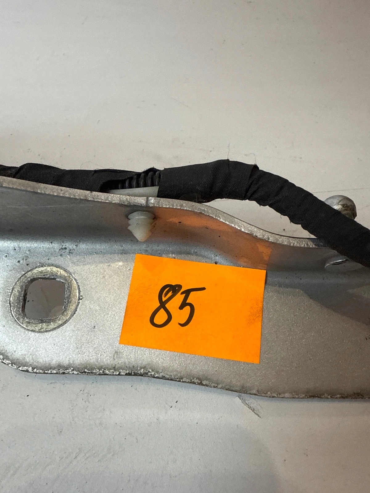 hinge bonnets front front right Audi A1 8X