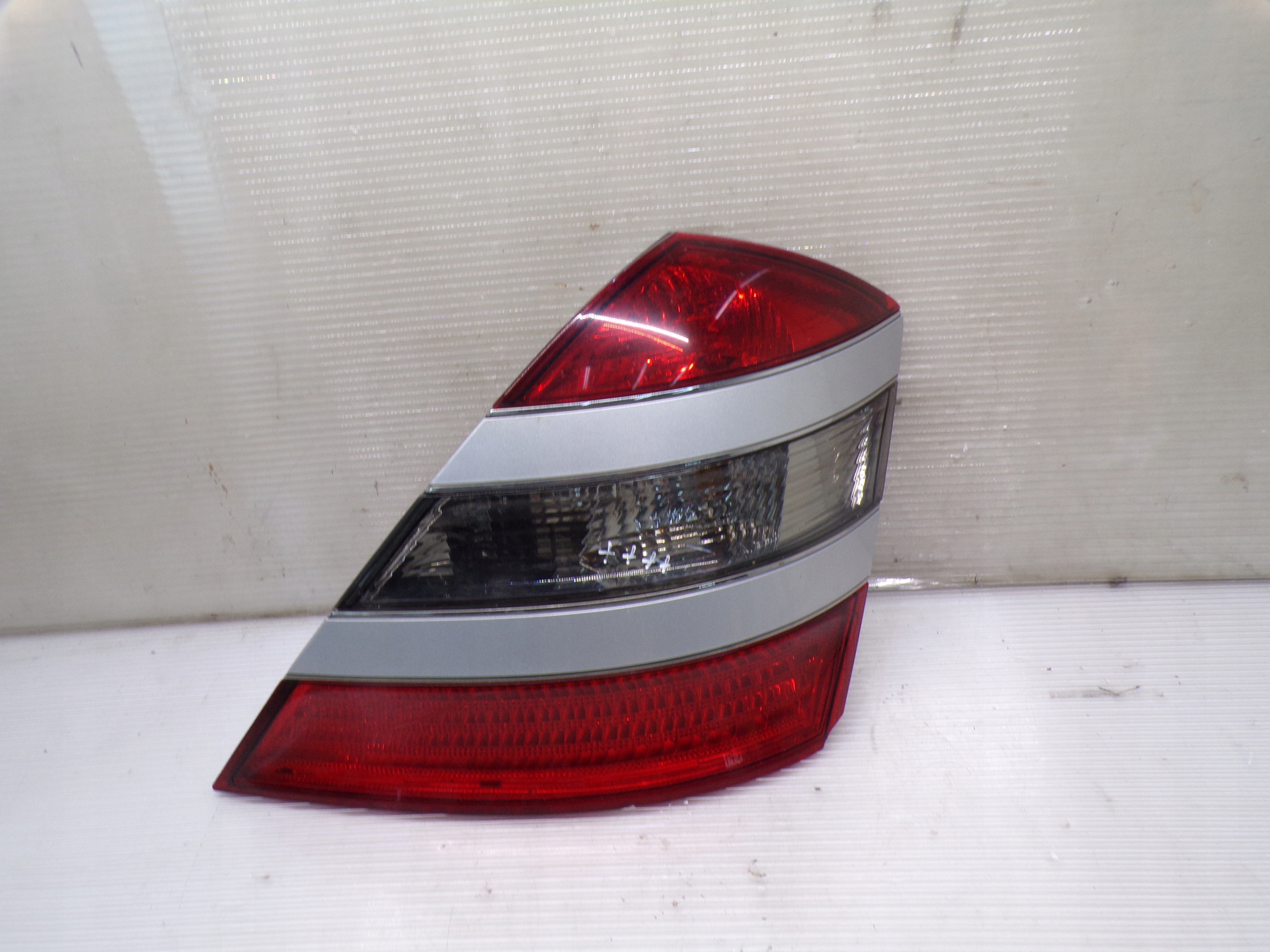 ФАРА ПРАВА ЗАД. ЗАДНЯ MERCEDES W221 S КЛАС