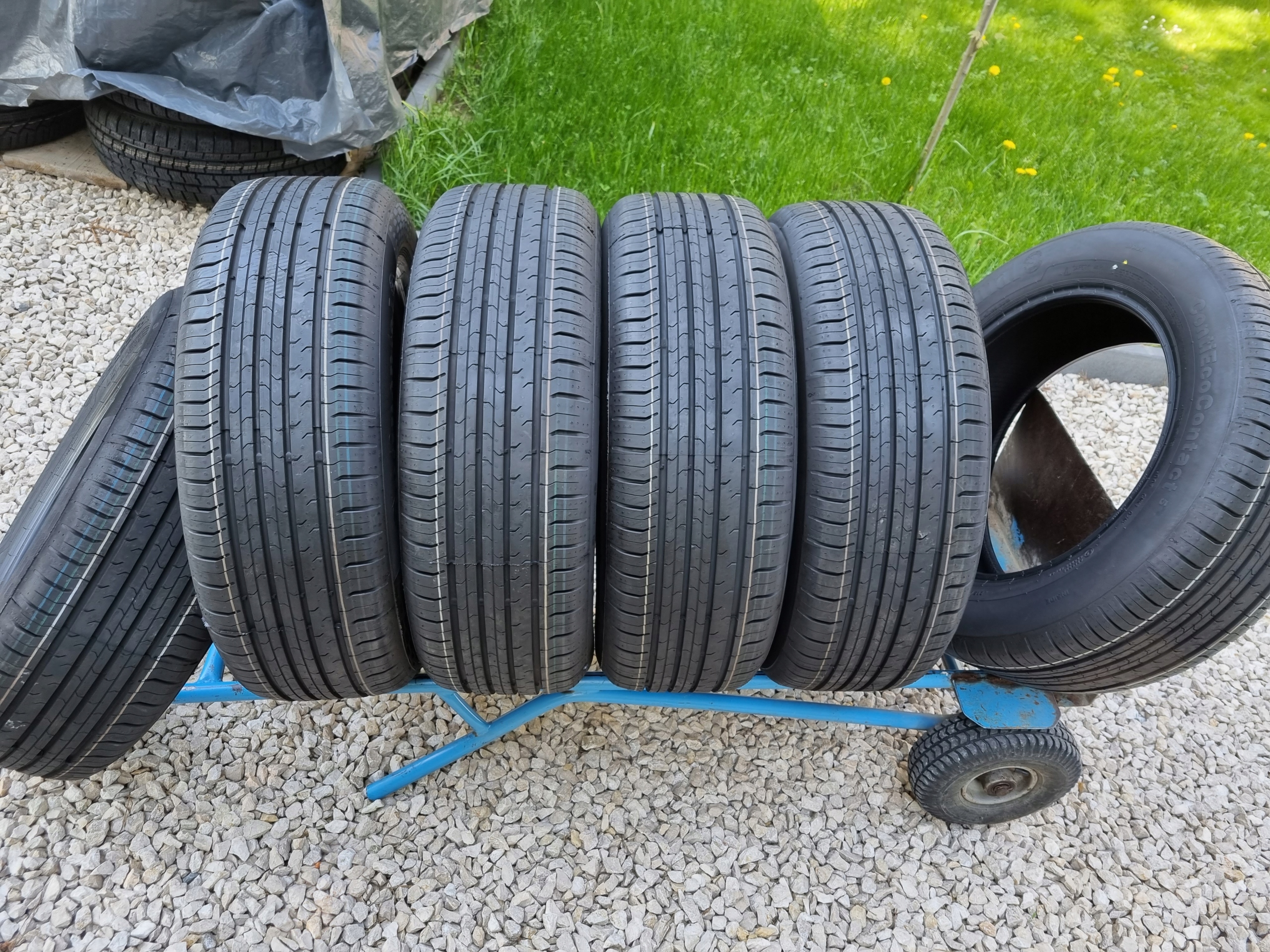 Continental ContiEcoContact 5 215/60R17 96 H EAN (GTIN) 4053949402417