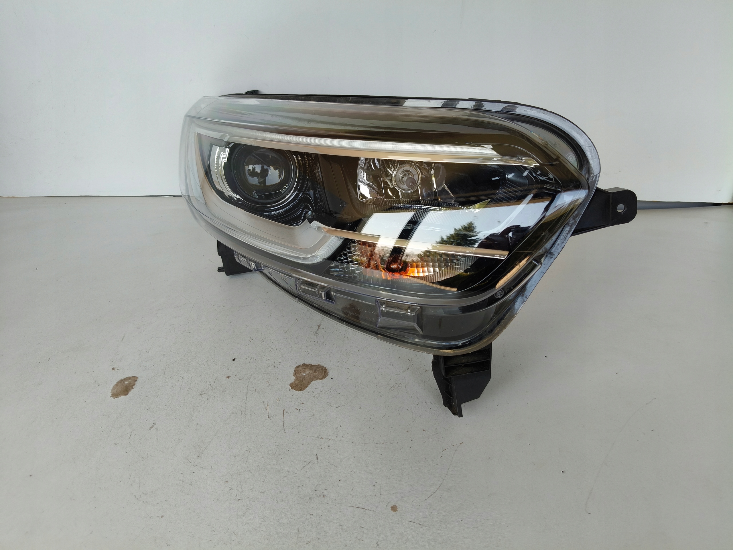 light right REFLEKTOR RENAULT KADJAR 18- LIFT LED