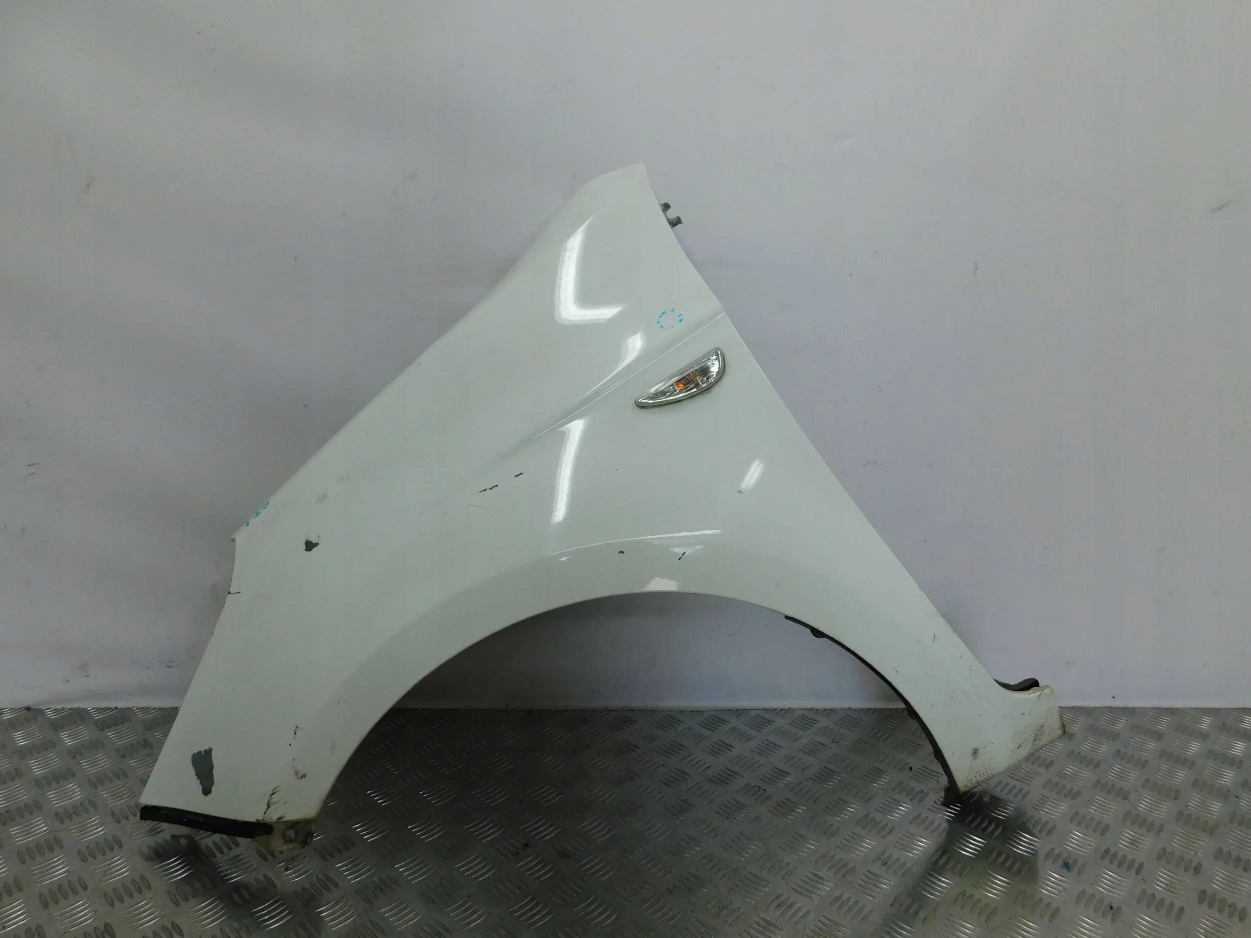 fender front front left HYUNDAI I20 07