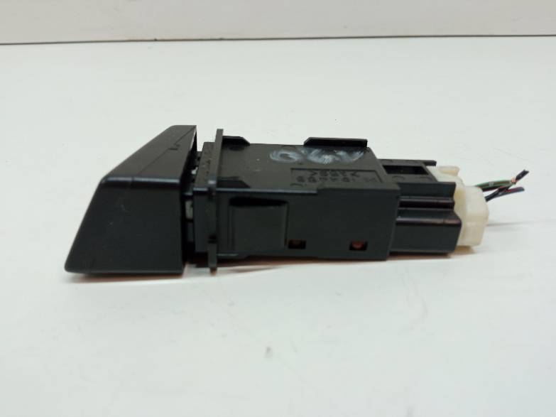 switch of warning lights 15A468 Mazda 5 and (2005-2010)