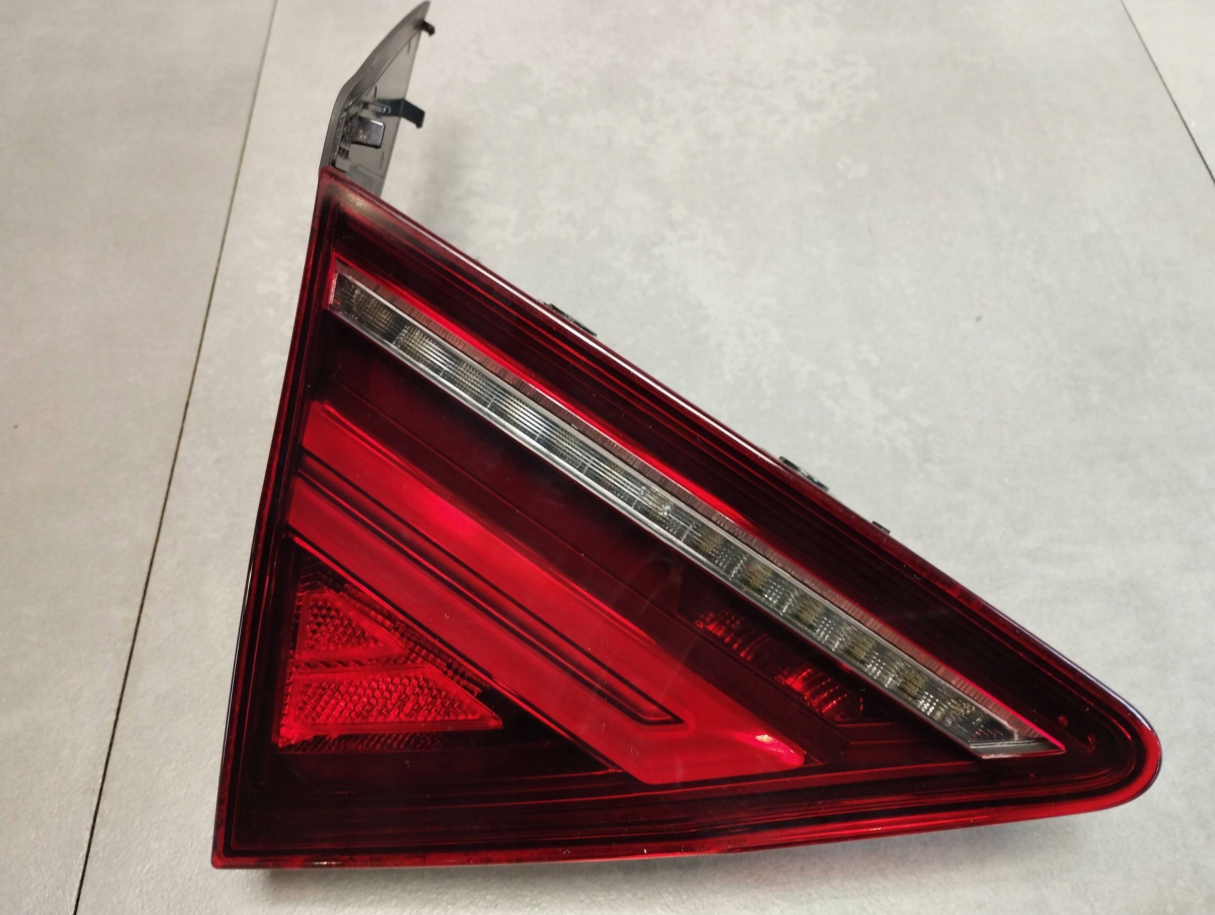 Audi A7 4G 2016 light left rear part 4G8945093H