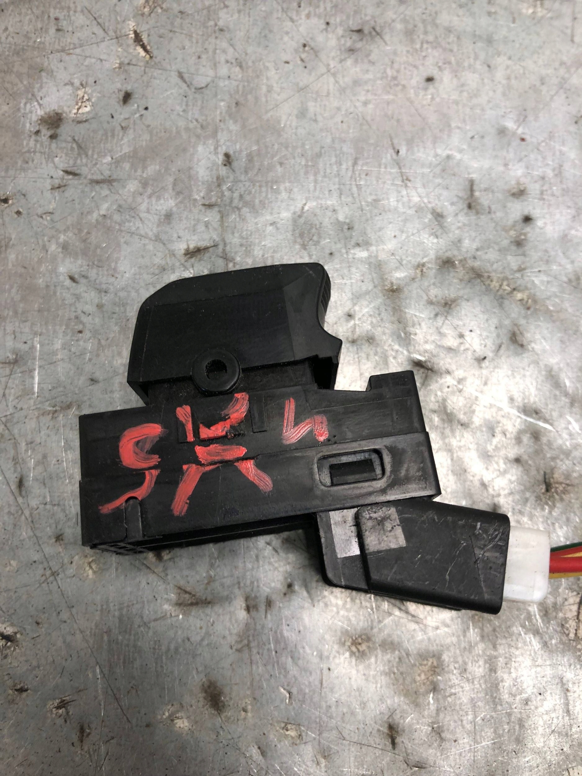 switch windows left rear part SUZUKI SX4 62J002716T