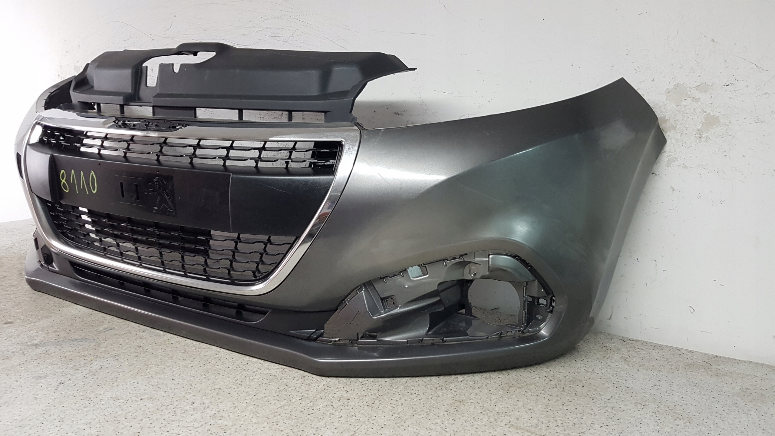 PEUGEOT 208 and LIFT 15 - bumper front 8110
