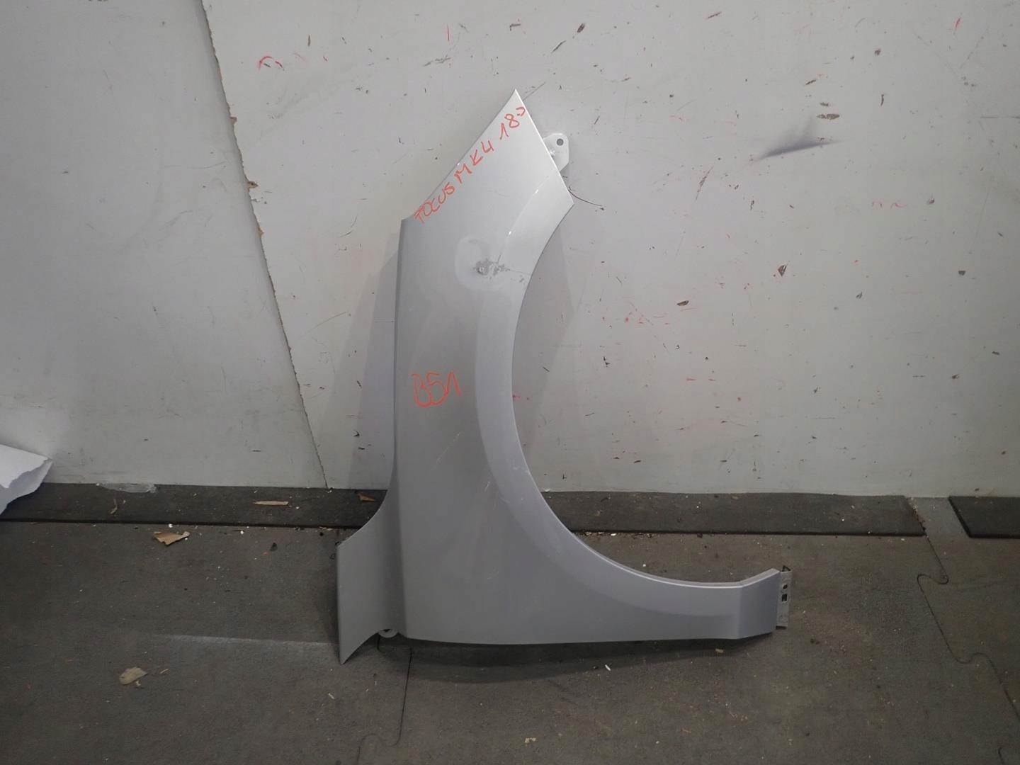 fender front front right FORD FOCUS MK4 2018