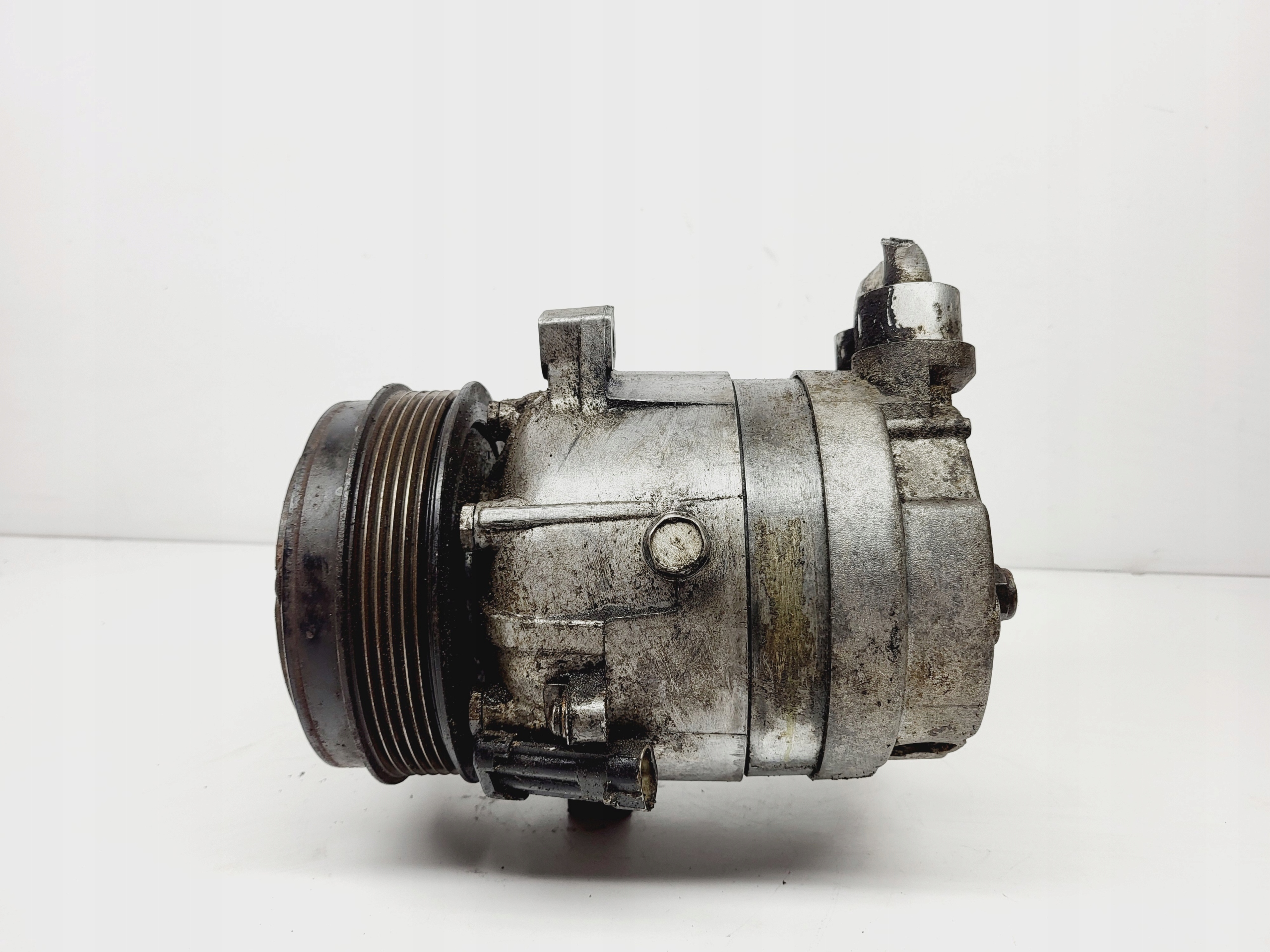 compressor; compressor of the air conditioning RENAULT MEGANE and FL 1.4 16V