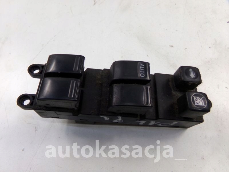 PRIMERA P12 WŁĄCZNIK SZYB PRZÓD LEWY 25401AV640 Funkcje szyby