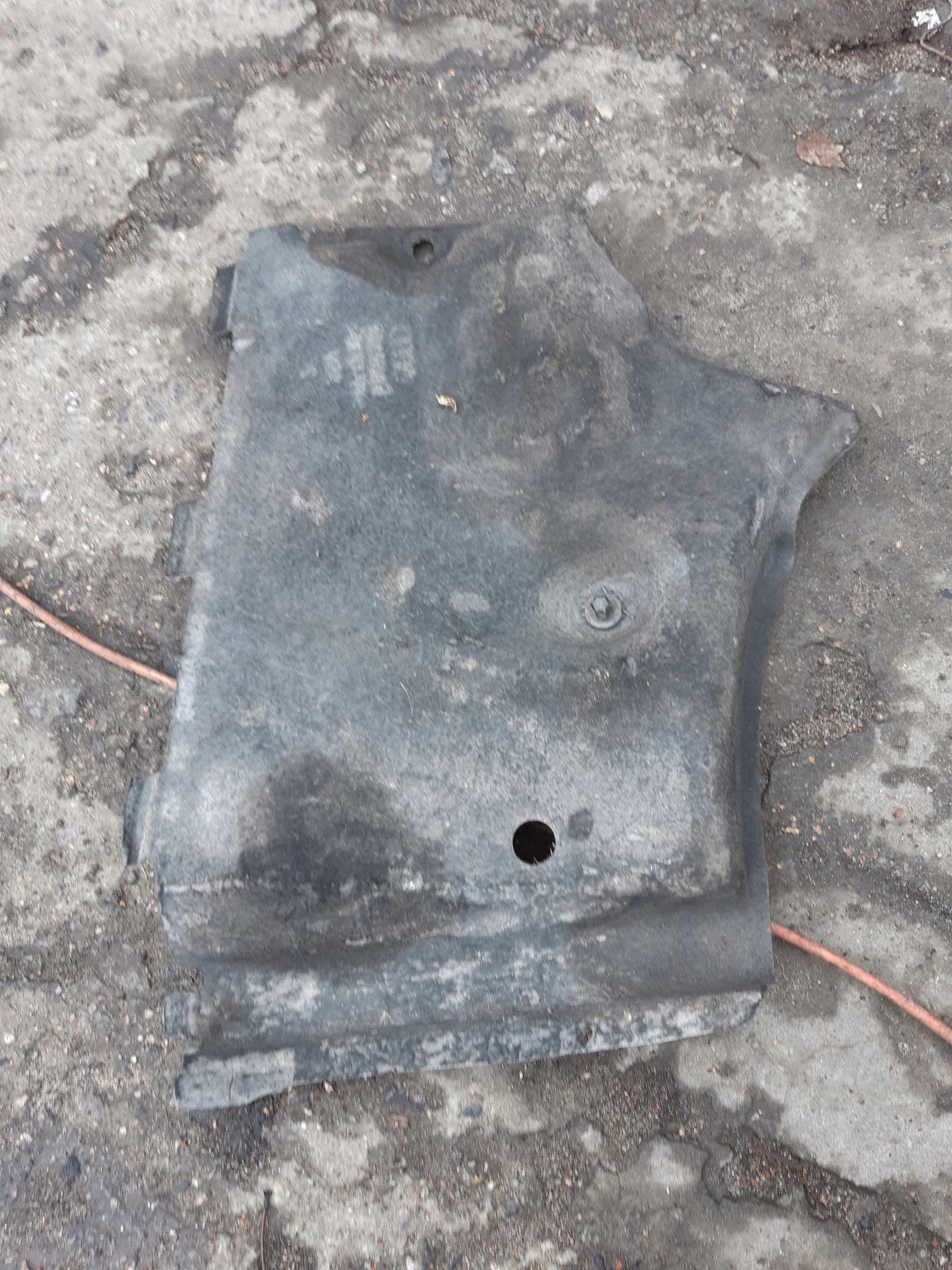 AUDI A7 4G Blende Abdeckung abdeckung des Bodens Unterfahrschutz links 4G0825207E