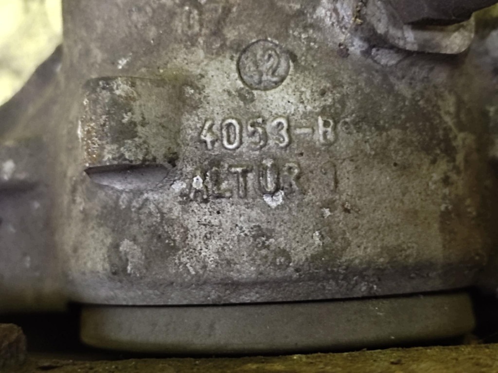 MERCEDES W204 2.2 CDI caliper brake left front