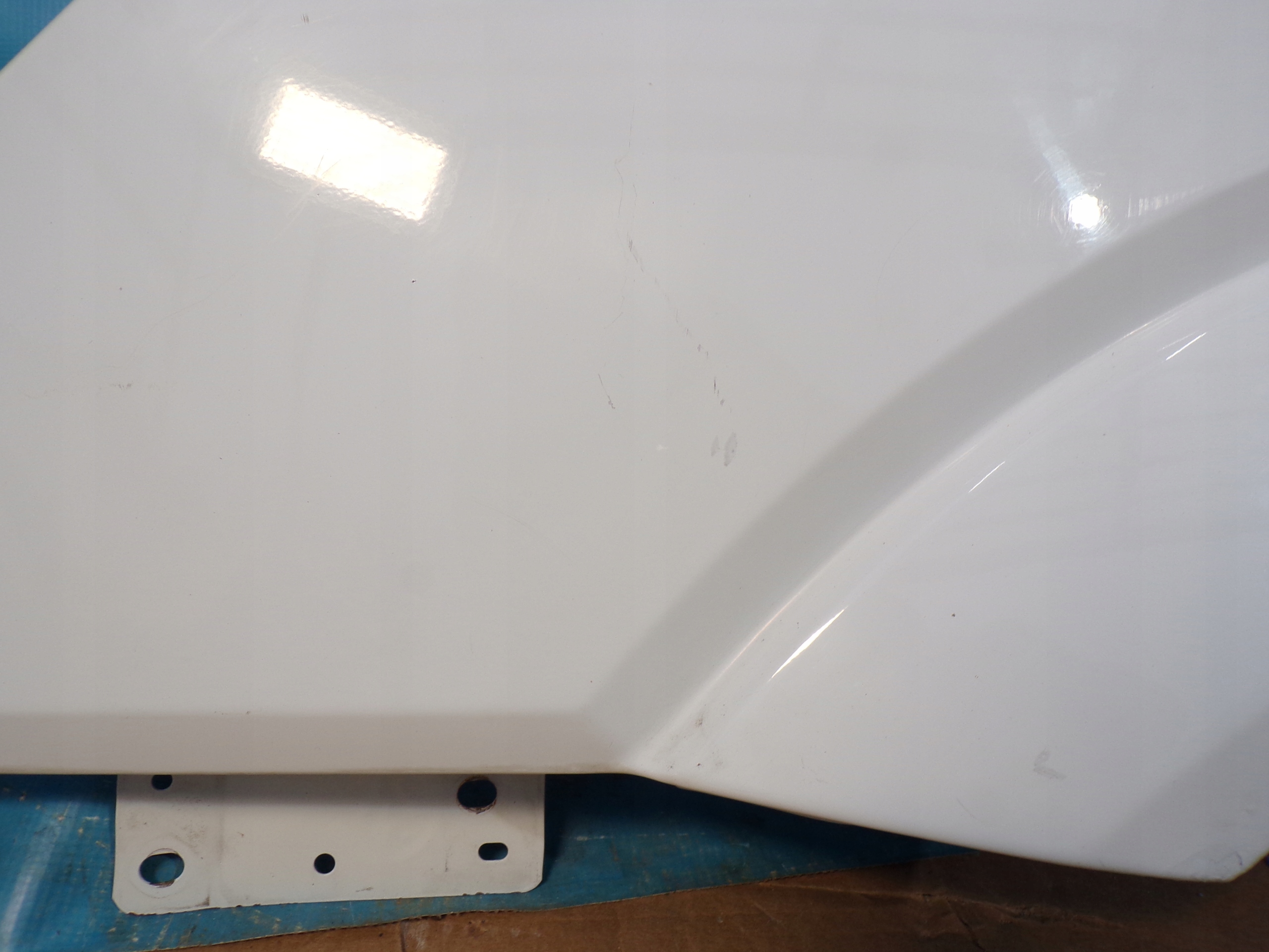SPRINTER 906 06- fender front left BIALY without rdzy