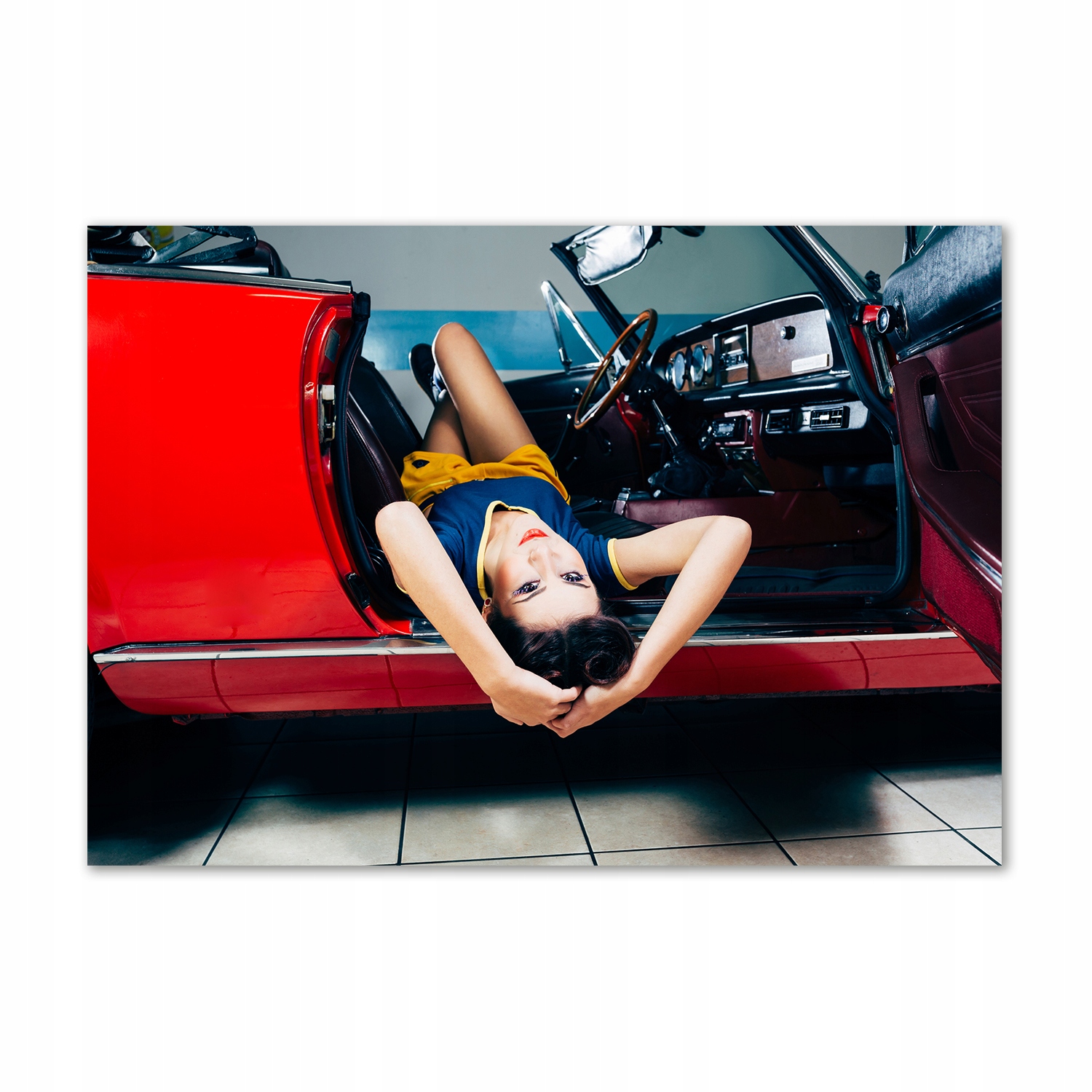 

Foto obraz szkło akryl Kobieta w aucie 100x70cm