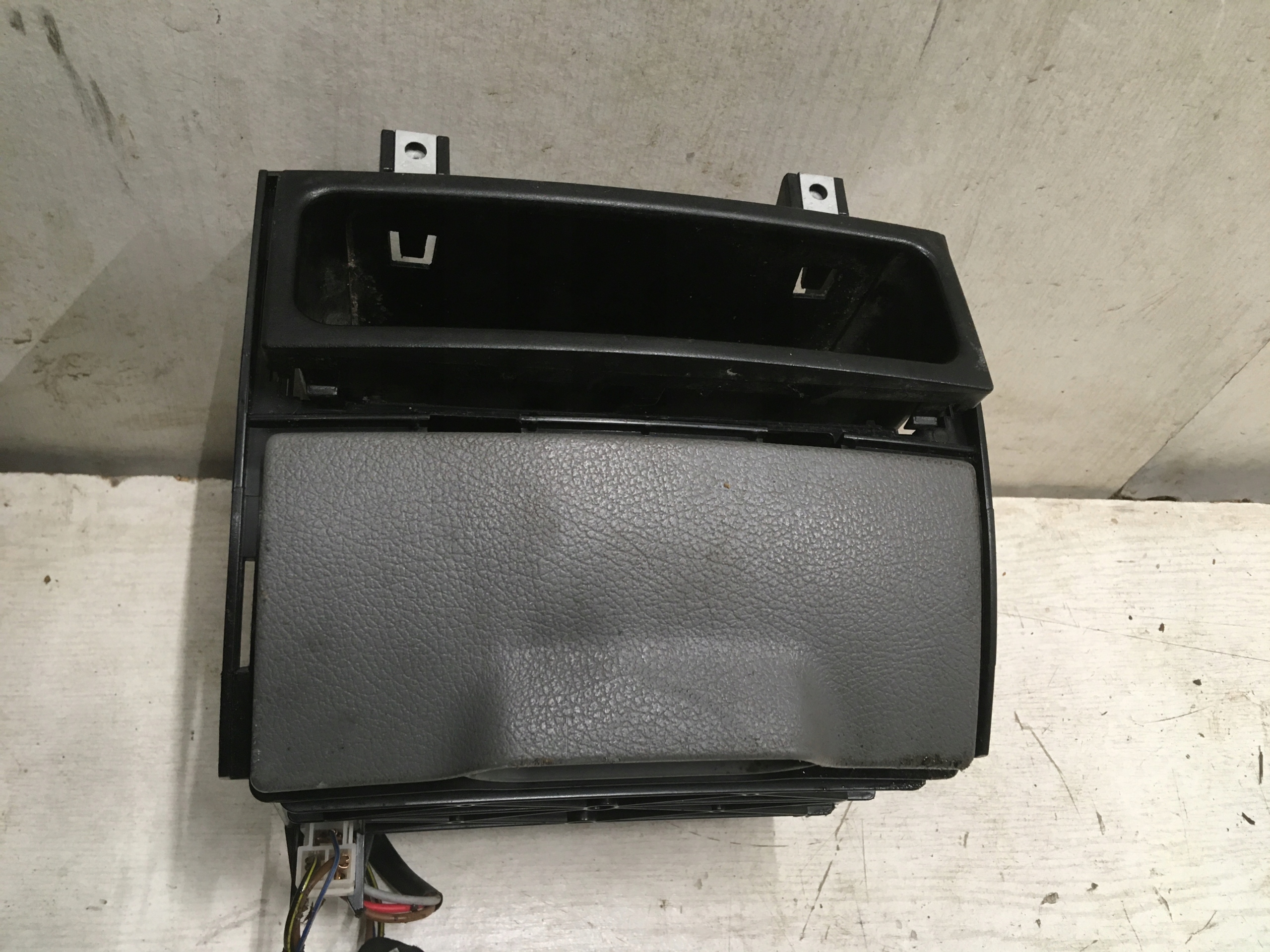 9066800558 - MERCEDES SPRINTER W906 коробка для зберігання попільничка