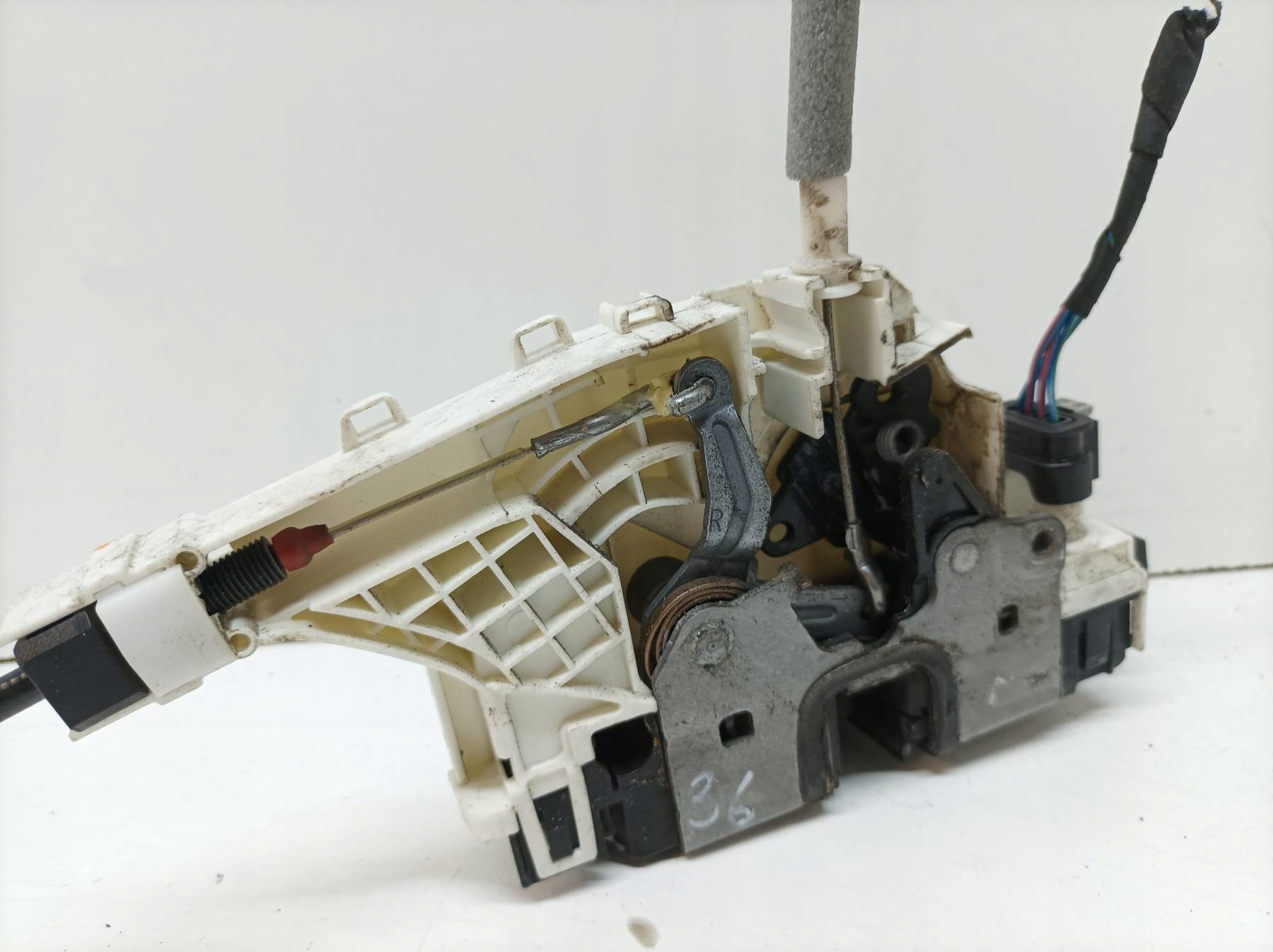 lock door right front 9067201735 VW Volkswagen Crafter and (2006- )