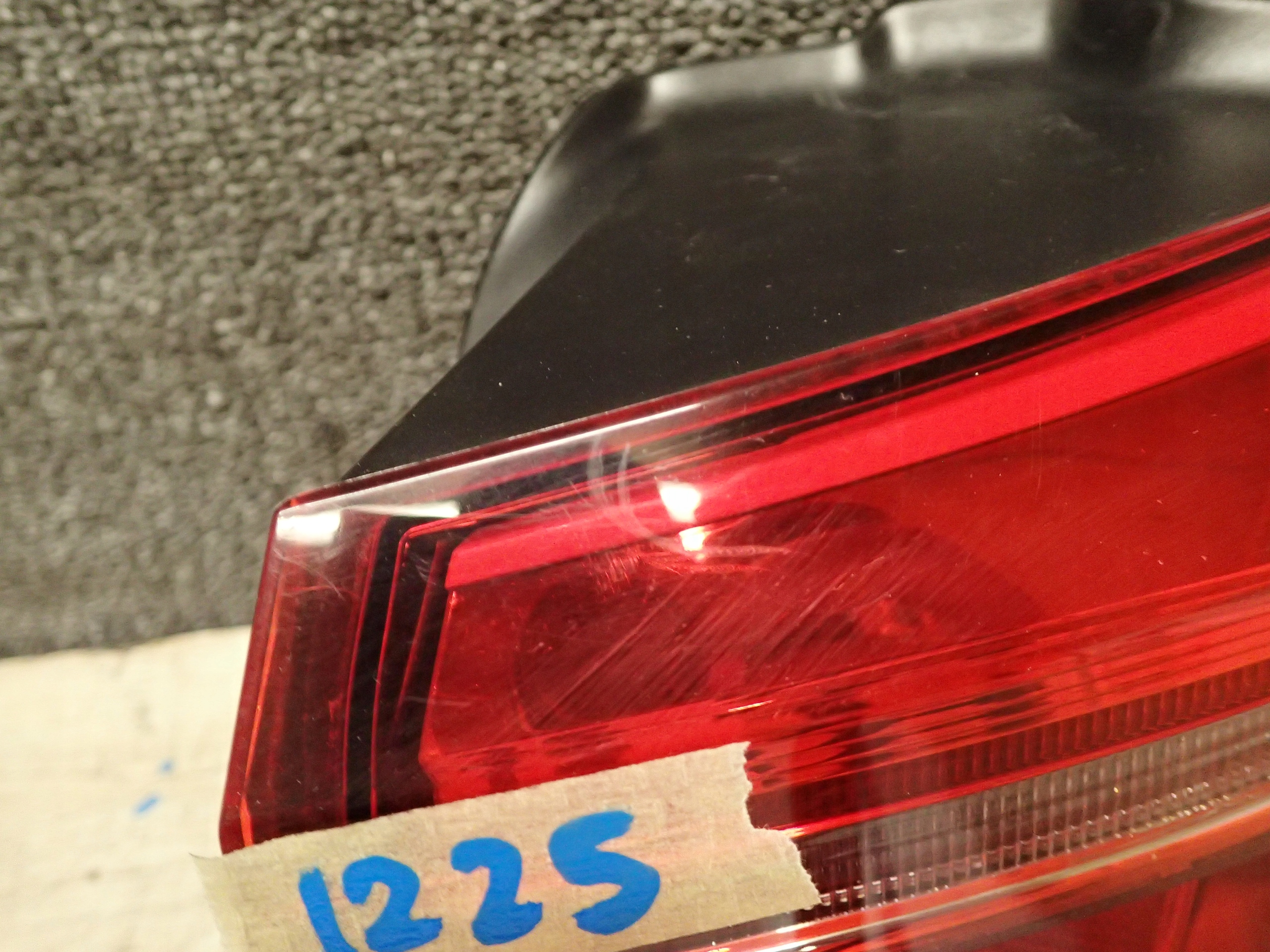 LIGHT REAR PART RIGHT VW SPORTSVAN 517945096R