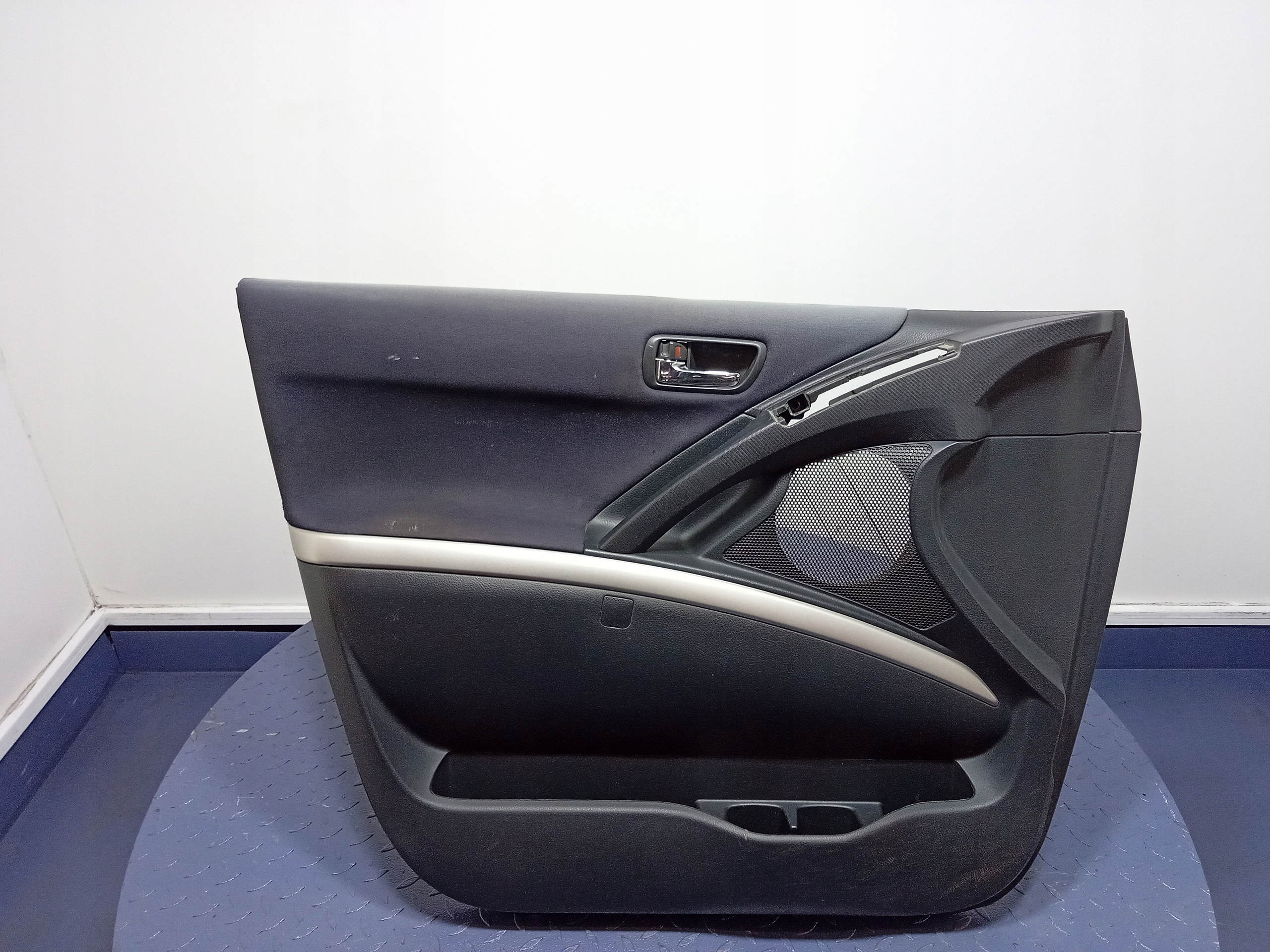 TOYOTA COROLLA VERSO II TAPICERKA BOCZEK DRZWI PRZÓD LEWY