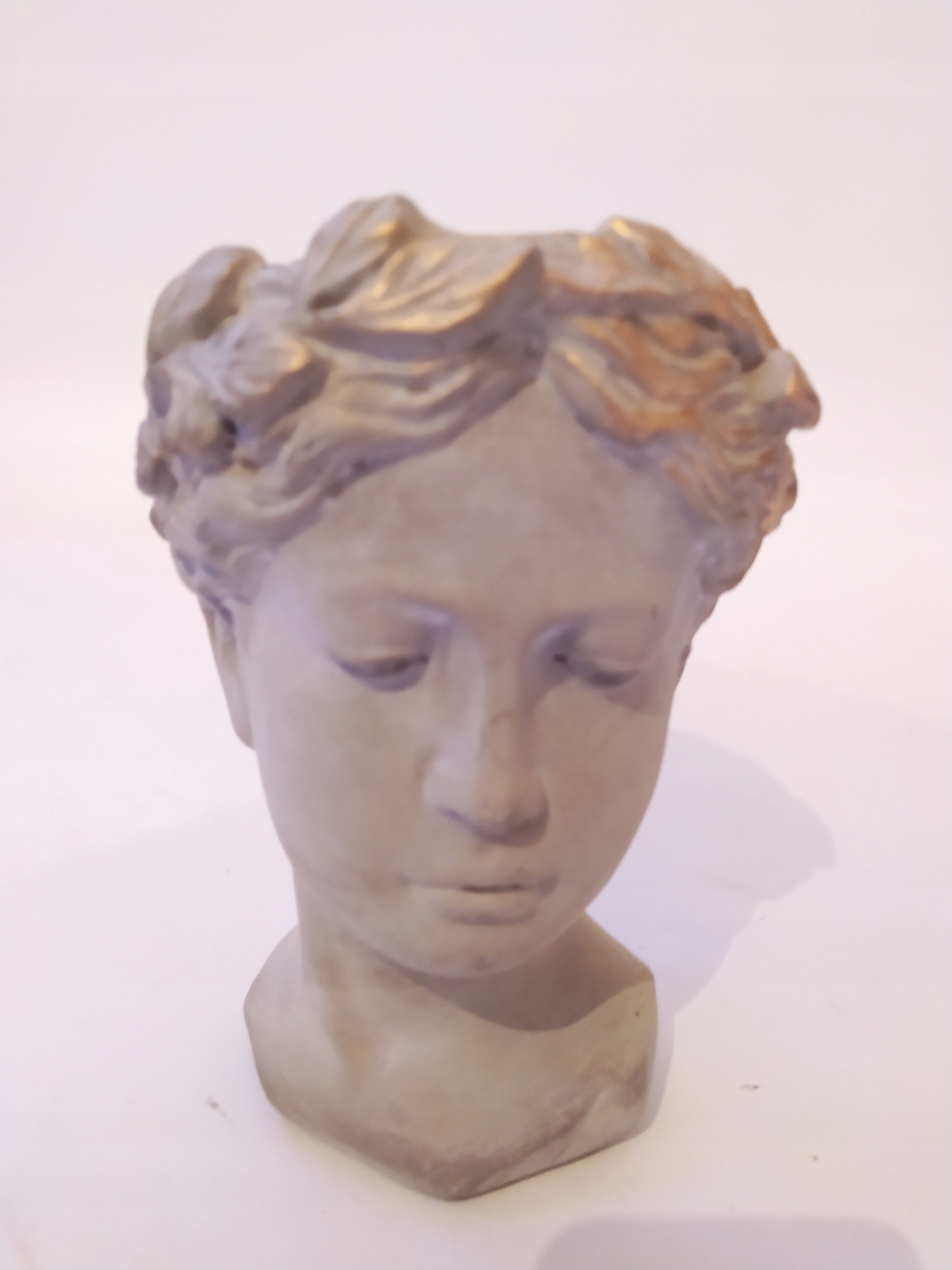 

Doniczka głowa kobieta twarz betonowa H22cm