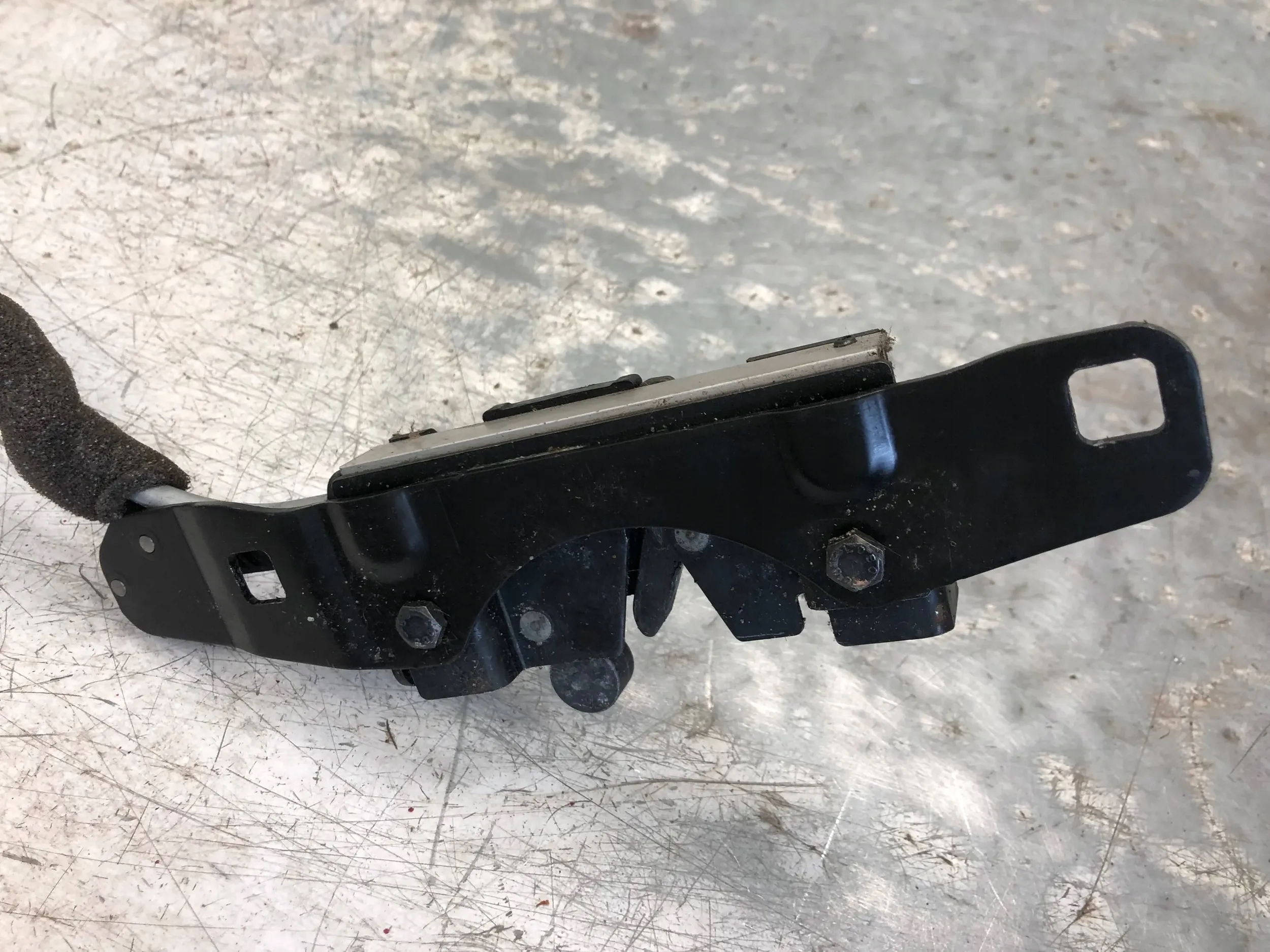 MECHANIZM PODNOSZENIA DACHU MITSUBISHI COLT VI CABRIO 0280256 Marka MITSUBISHI