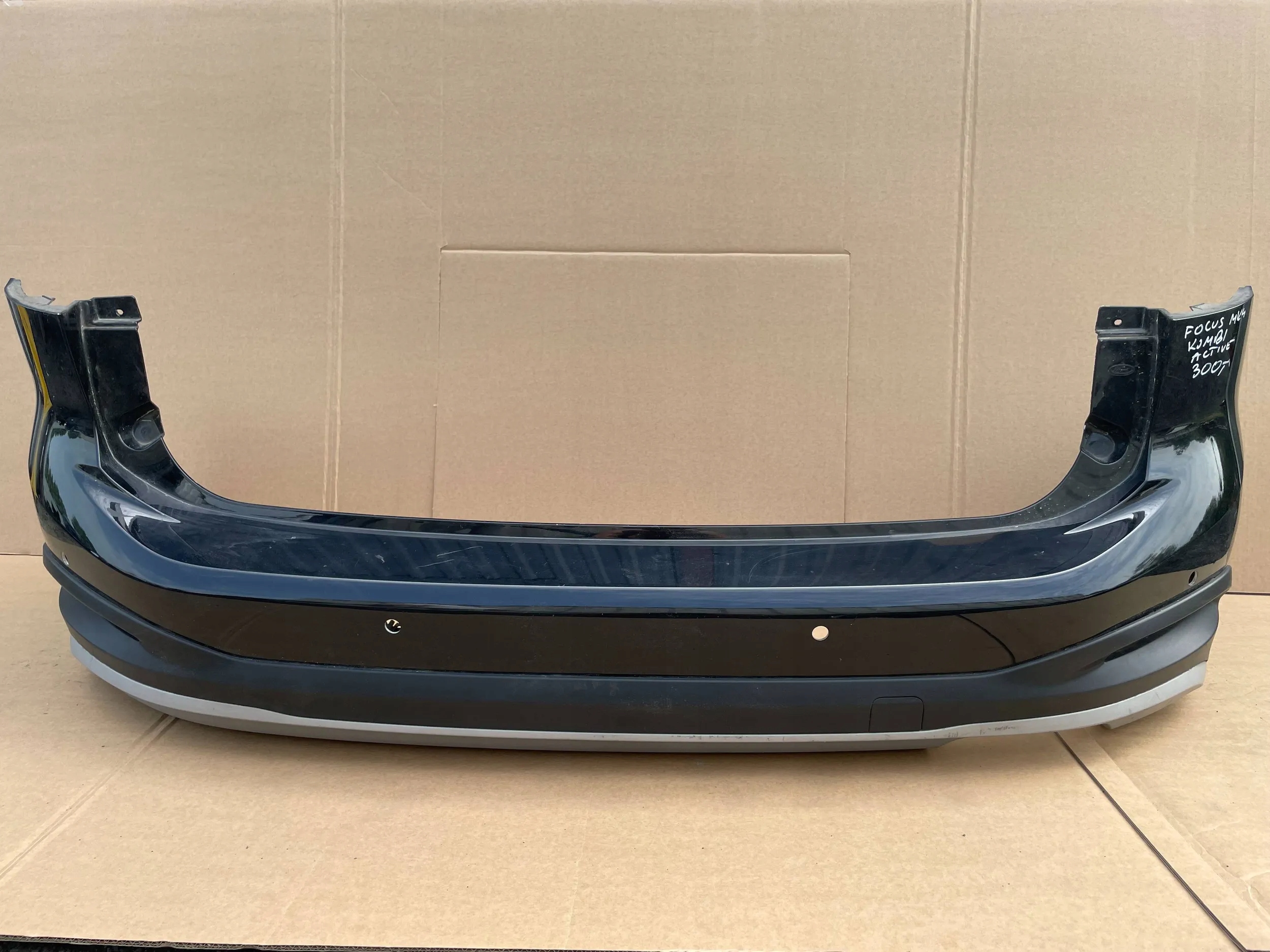 bumper rear part rear FORD FOCUS MK4 KOMBI PDC