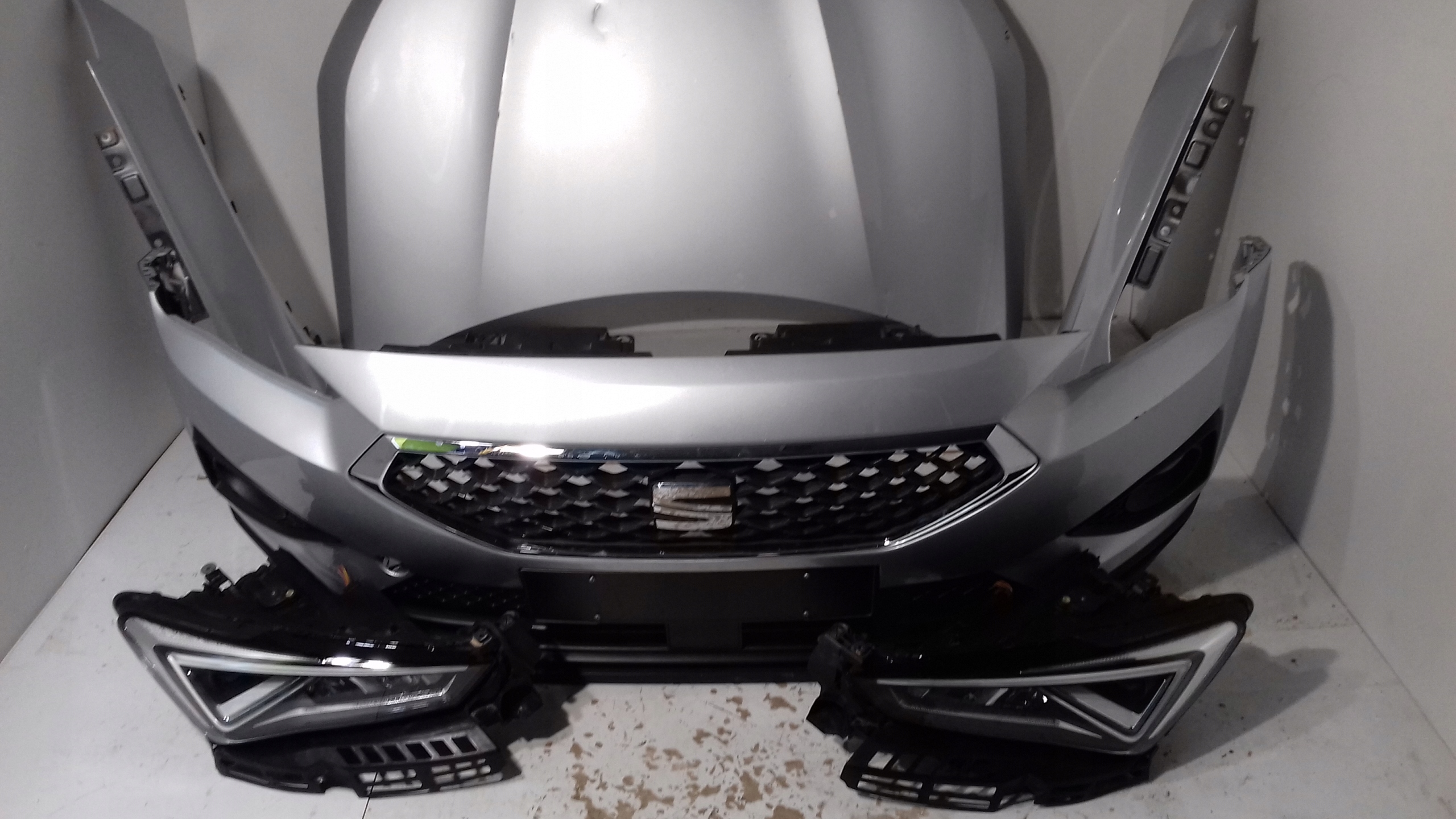 SEAT TARRACO PRZÓD KOMPLETNY PAS CHŁODNICE