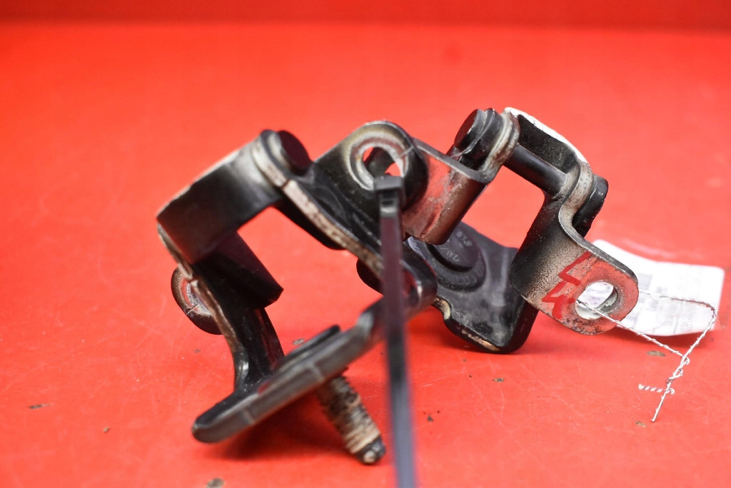 hinge hinges bonnet SKODA OCTAVIA 3 III KOMBI 13-17