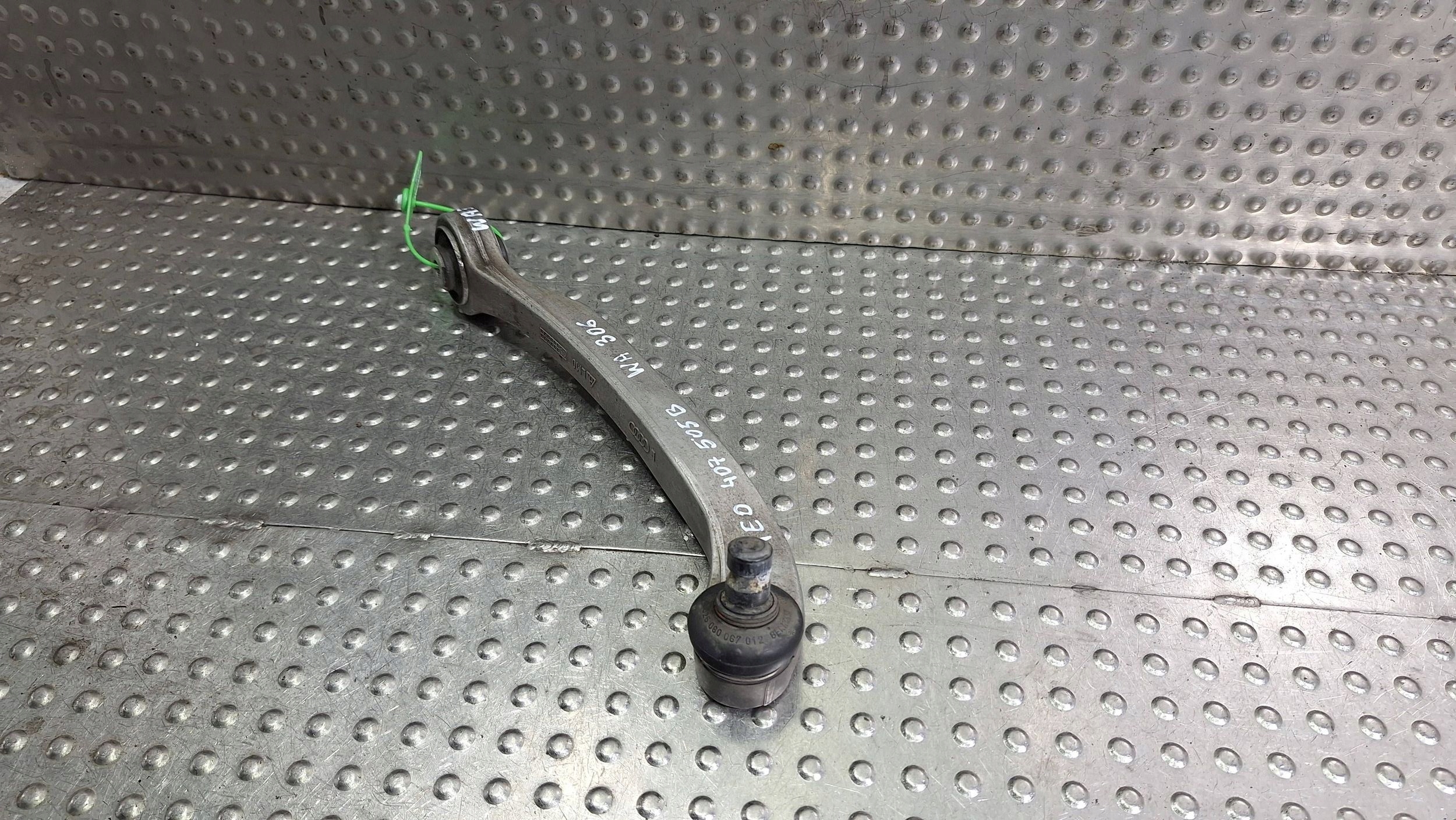 arm left front upper OE 4E0407505B AUDI A6 C6 A8 D3 PHAETON
