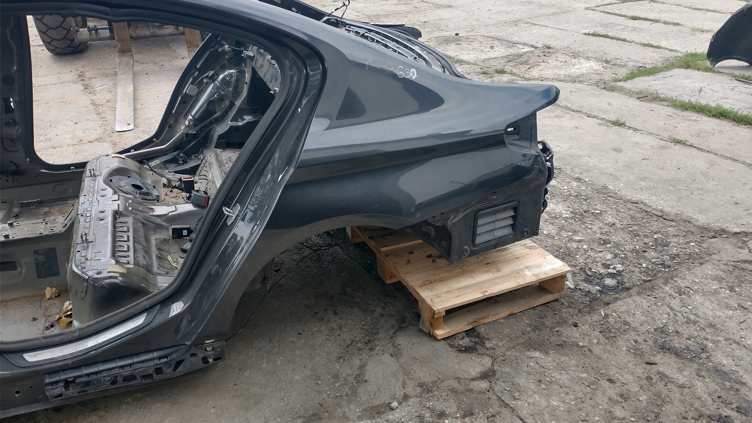 BMW 5 G30 ĆWIARTKA LEWA PRAWA TYLNA PAS WANNA PODŁOGA BAGAŻNIKA