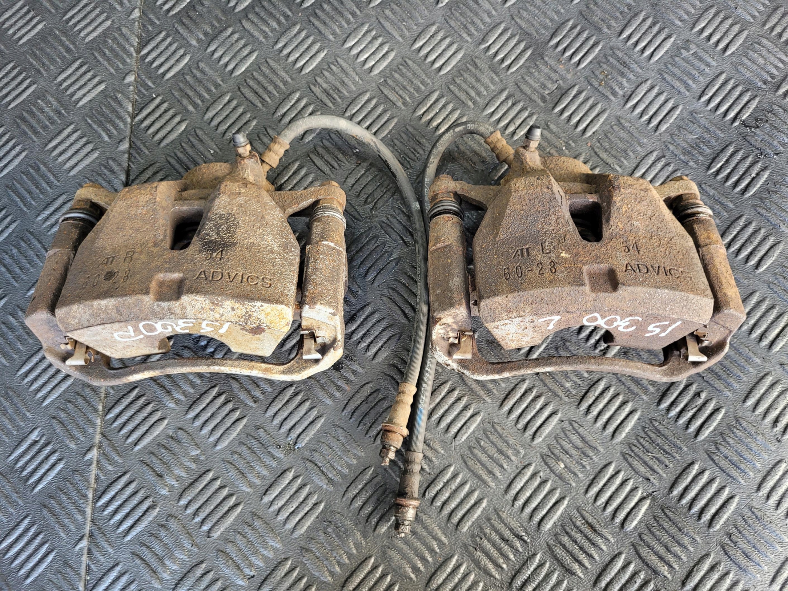 caliper front front rear part rear left right LEXUS IS III 300 H 2.5