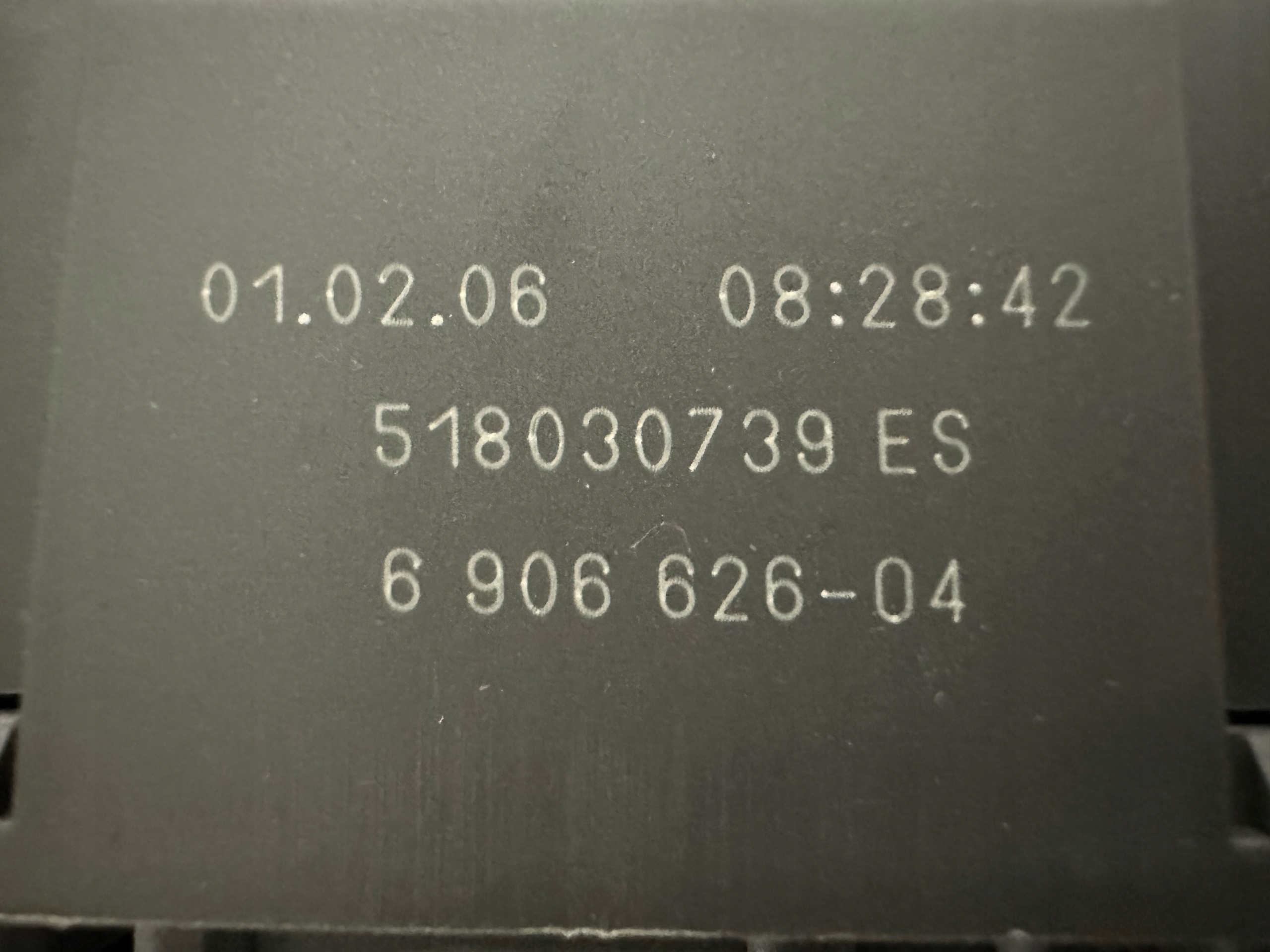 MINI COOPER R50 модуль разъемы 6906626-04